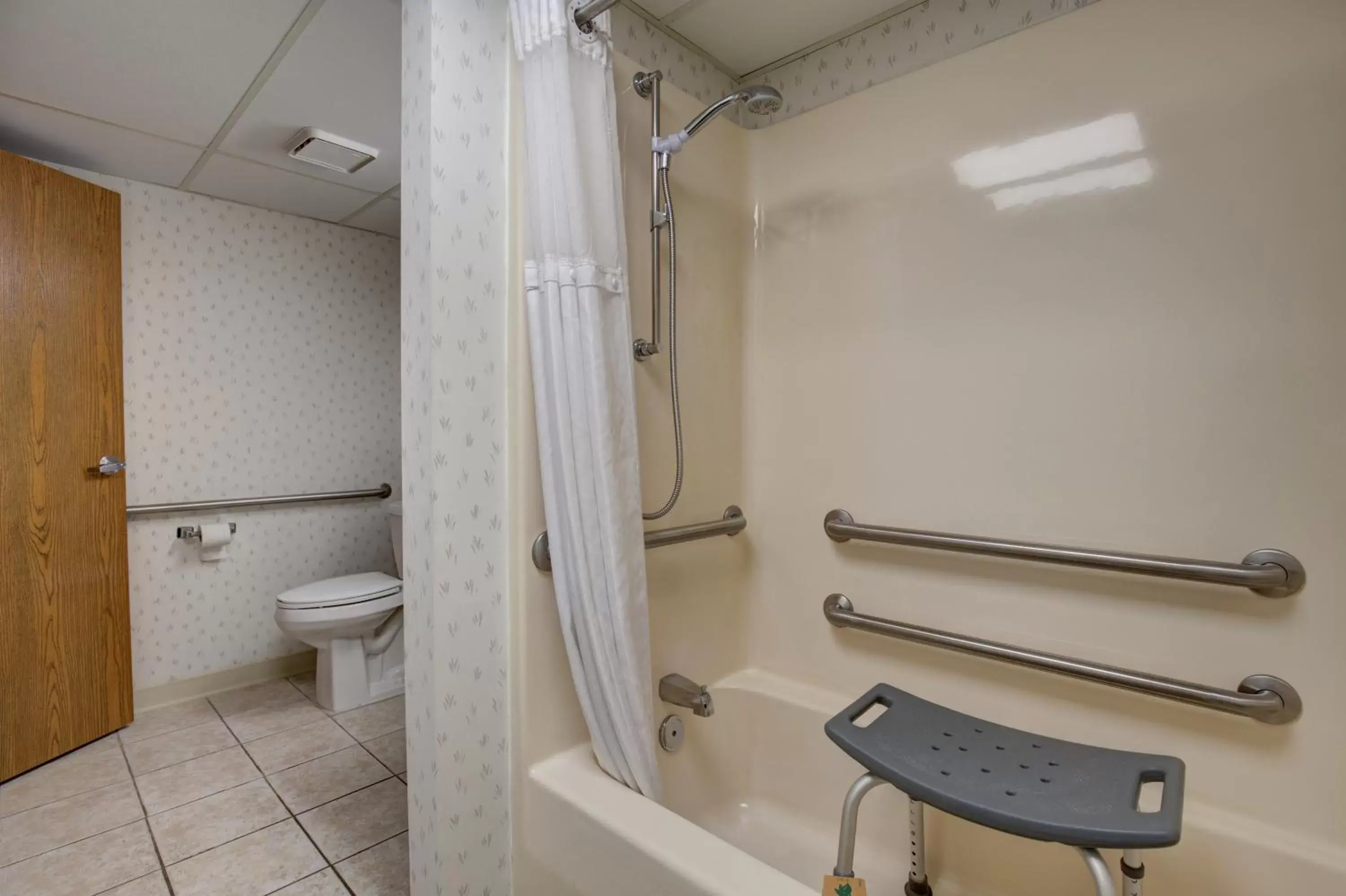 Bathroom in Serenity Inn