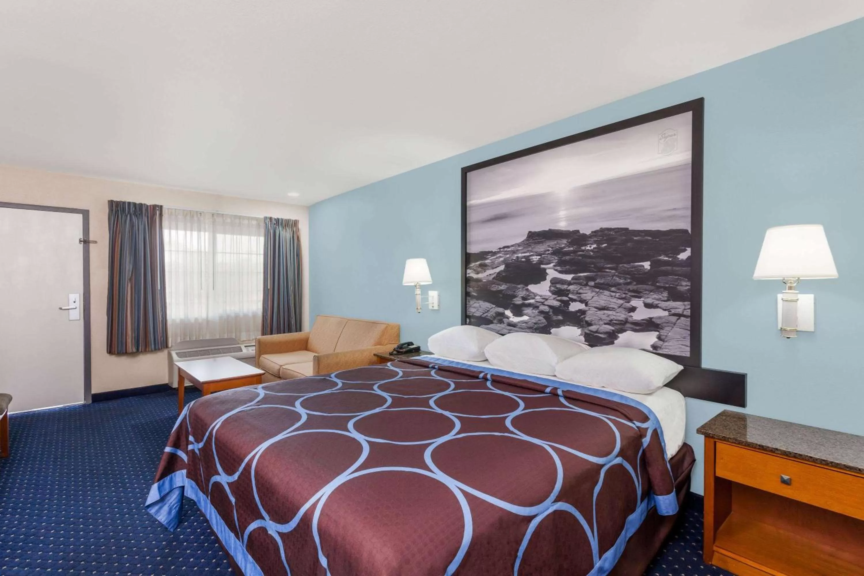 Photo of the whole room, Bed in Super 8 by Wyndham El Cajon San Diego