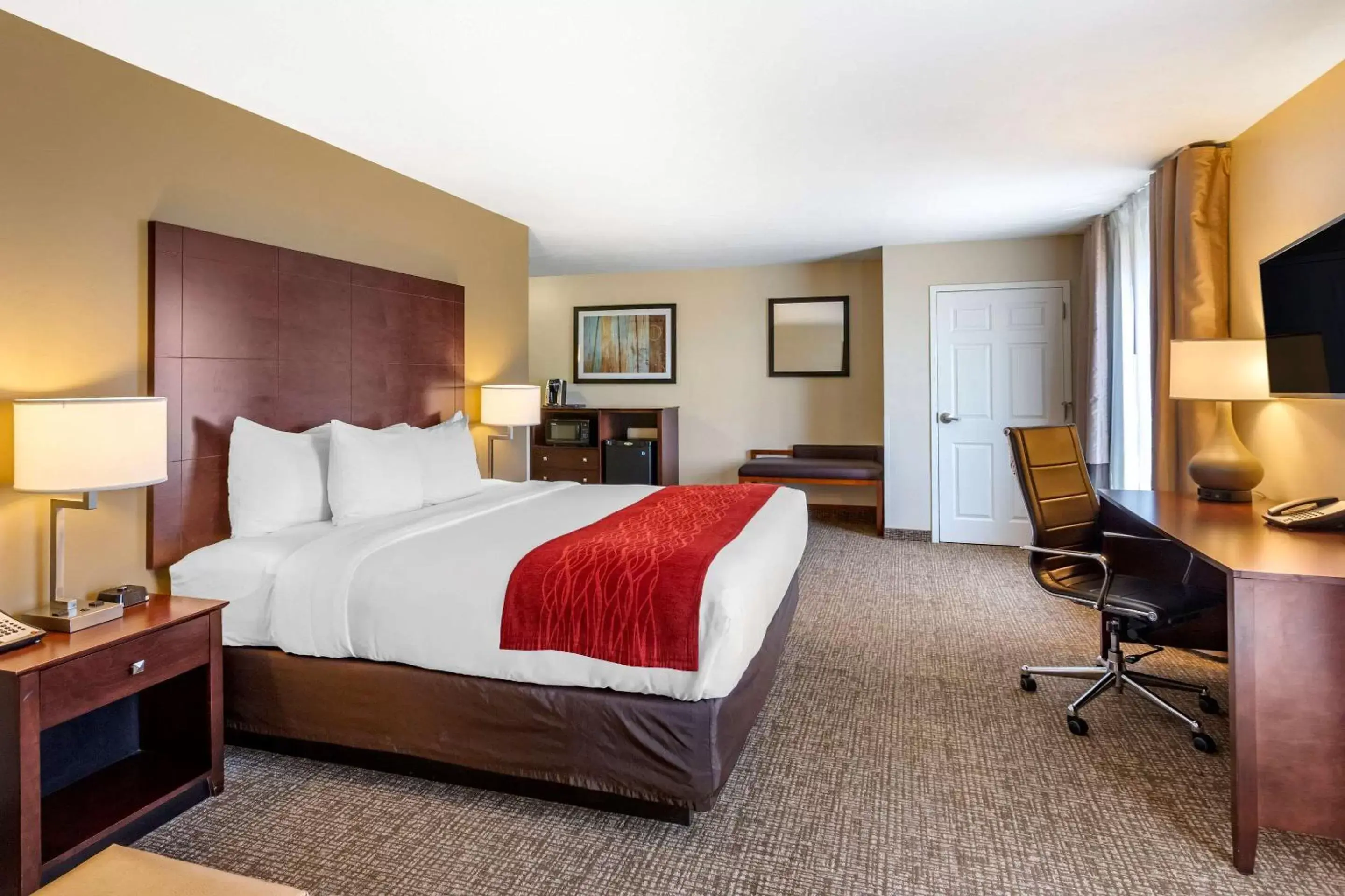 Photo of the whole room, Bed in Comfort Inn & Suites Tooele-Salt Lake City