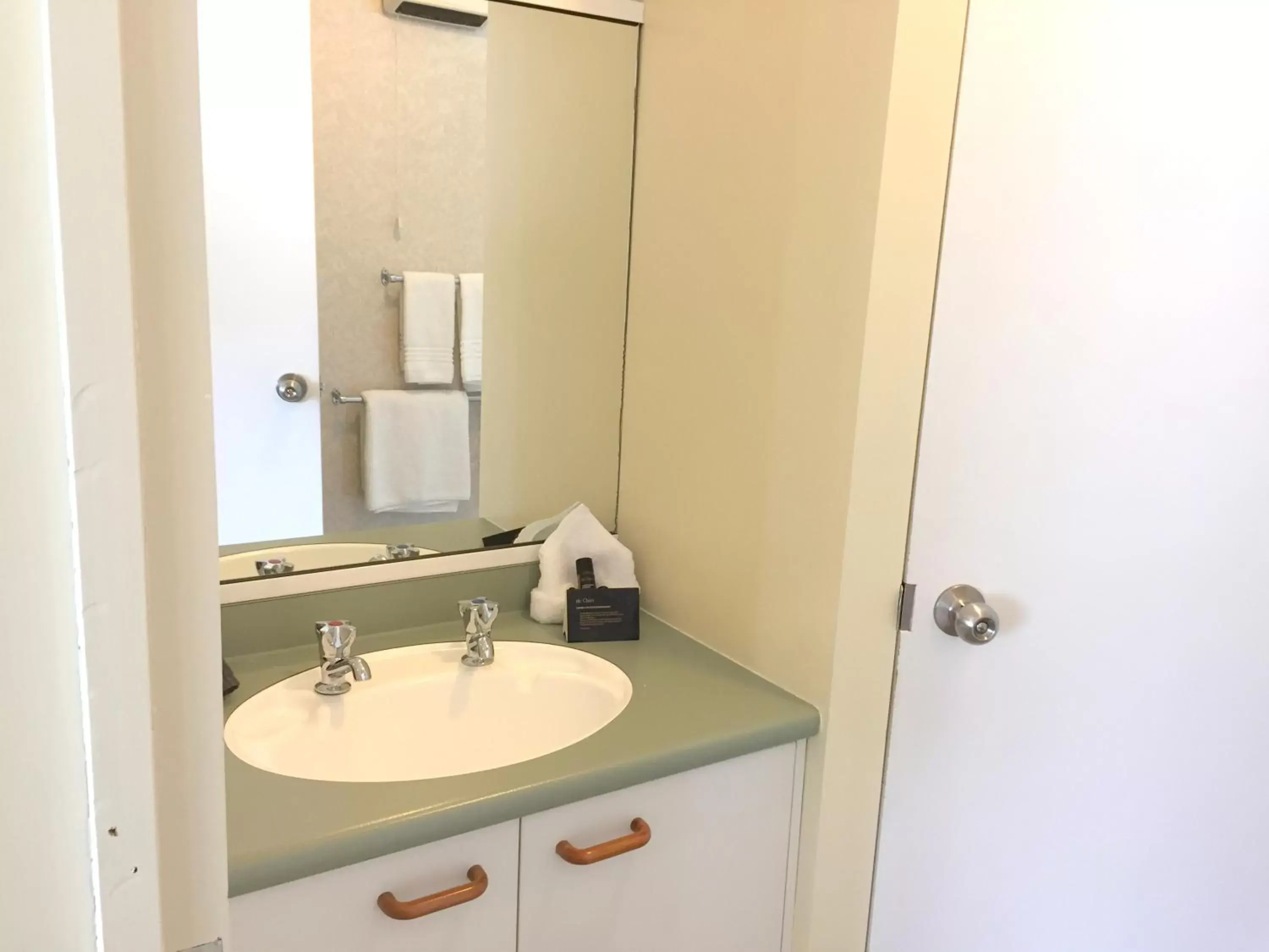Bathroom in Wanaka Heights Motel