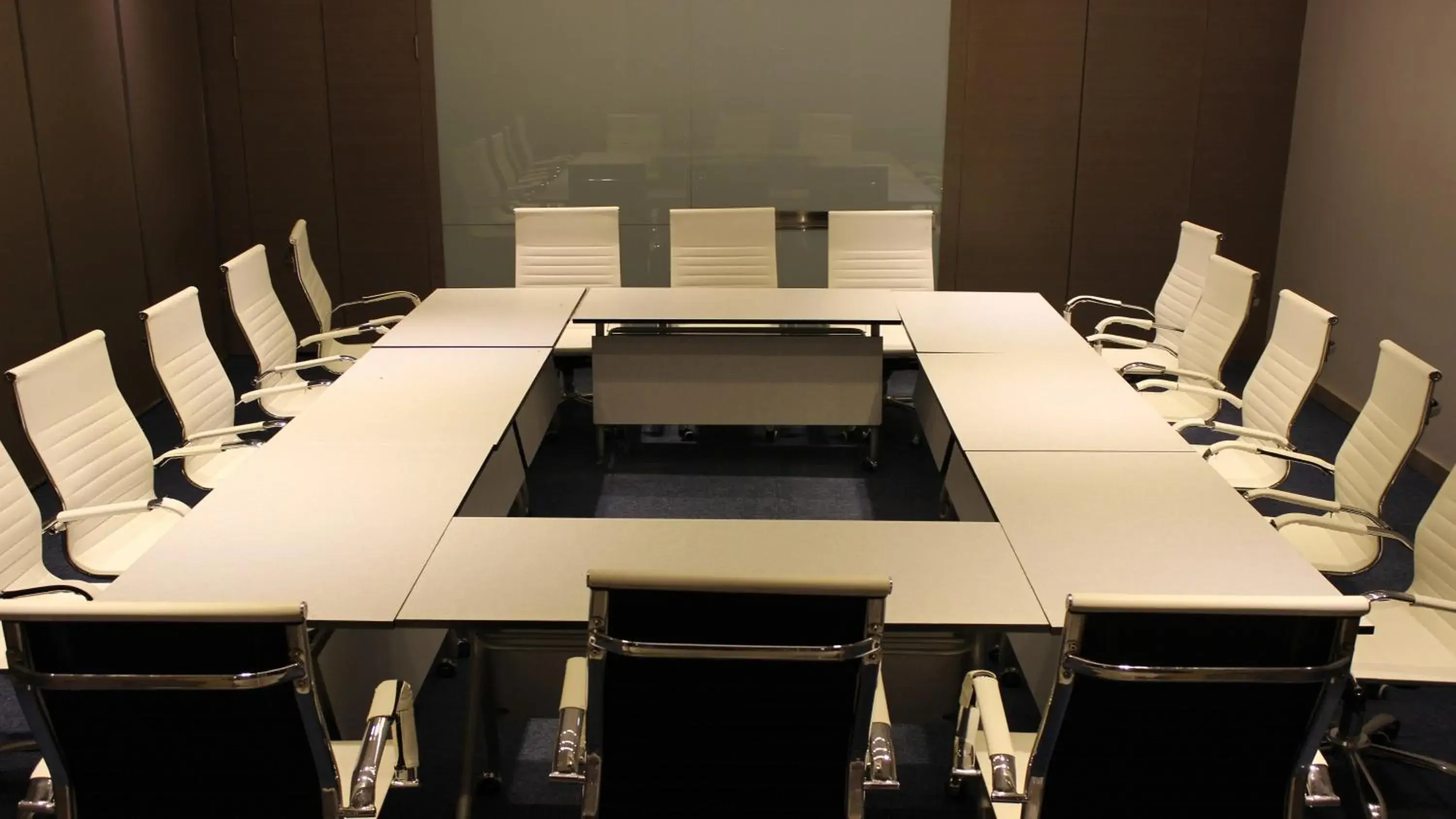 Meeting/conference room in Holiday Inn Express Weihai Hi-Tech Zone, an IHG Hotel