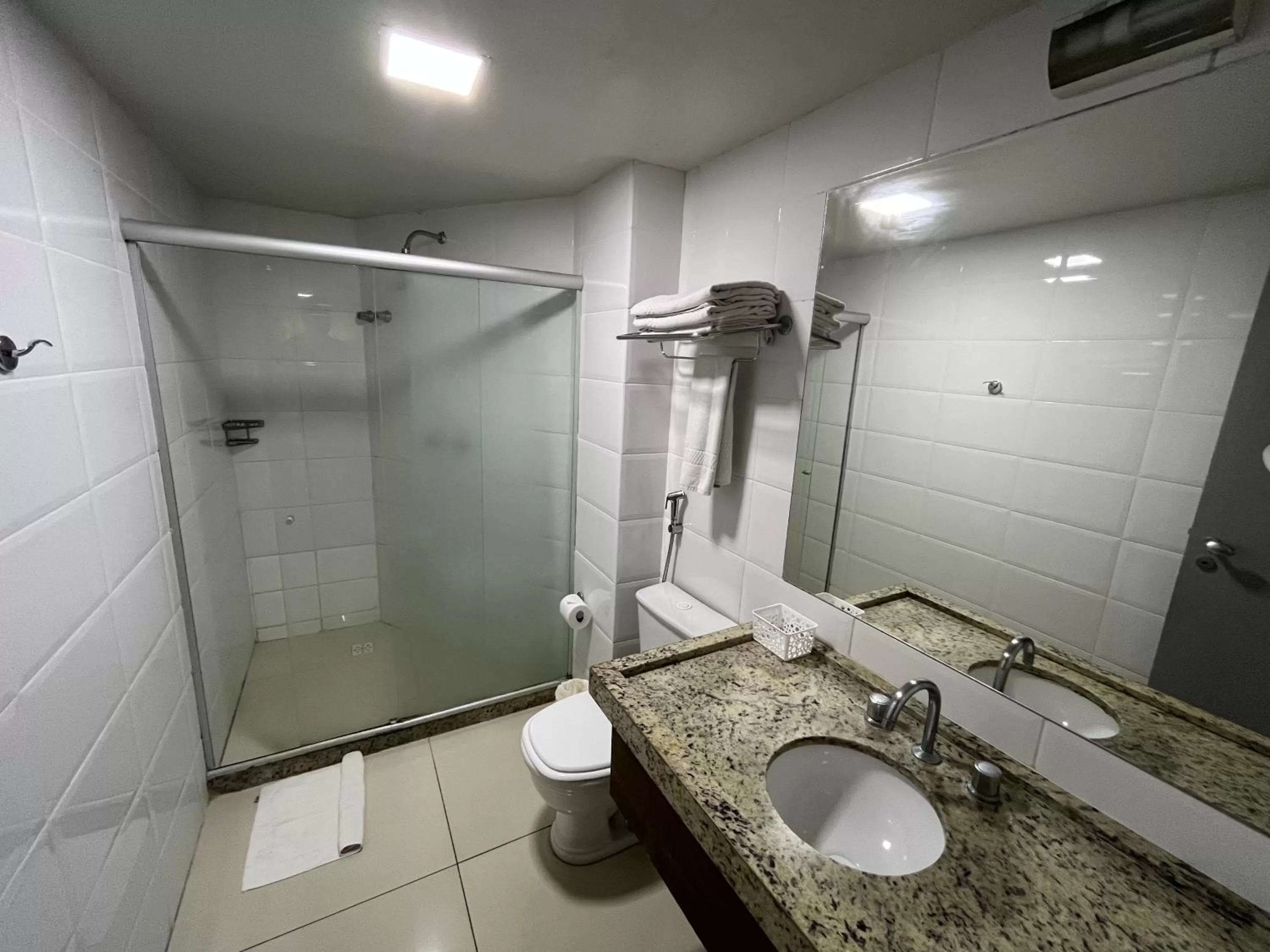 Shower, Bathroom in Flat beira mar Tambaú