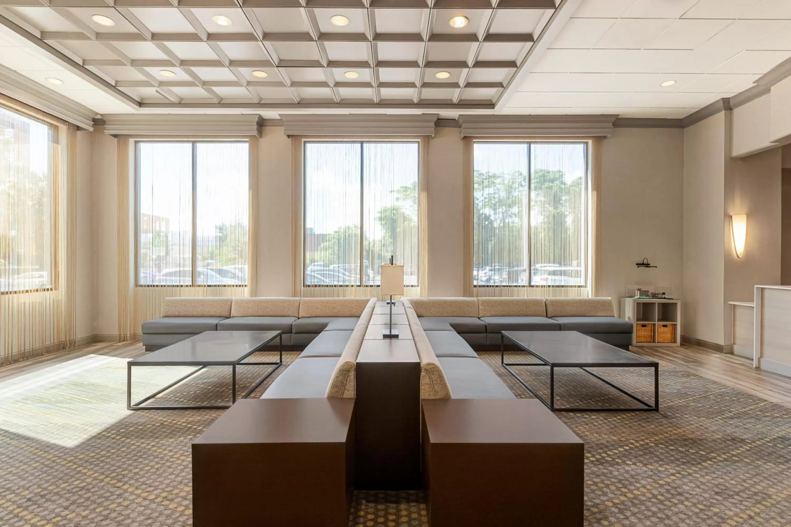 Lobby or reception in Holiday Inn Boston Bunker Hill Area, an IHG Hotel