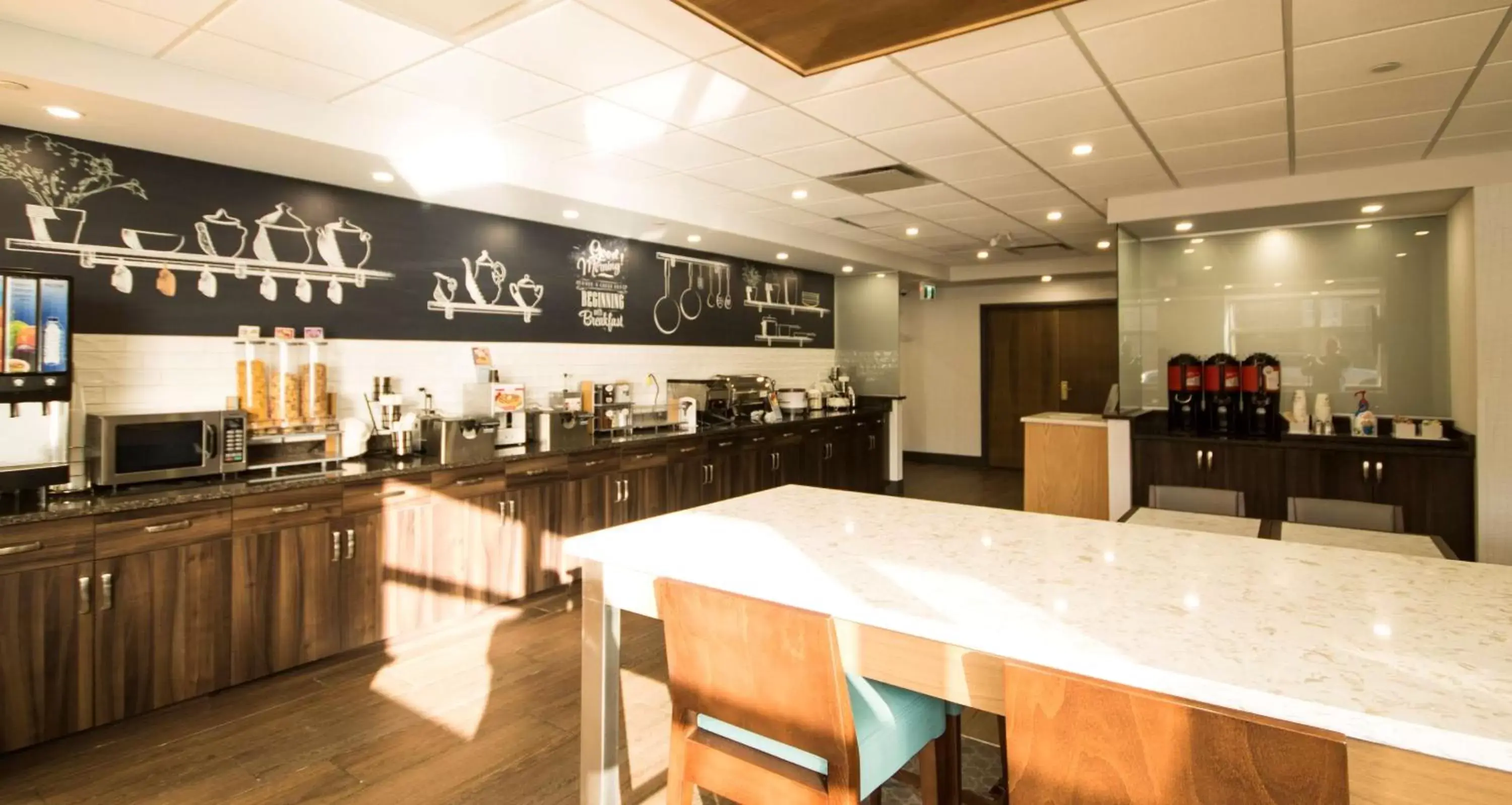 Restaurant/Places to Eat in Best Western Plus Suites Downtown Calgary