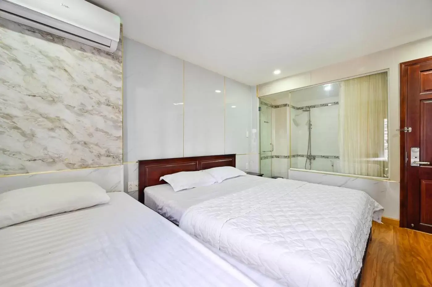 air conditioner, Bed in Gia Hoa Airport Hotel