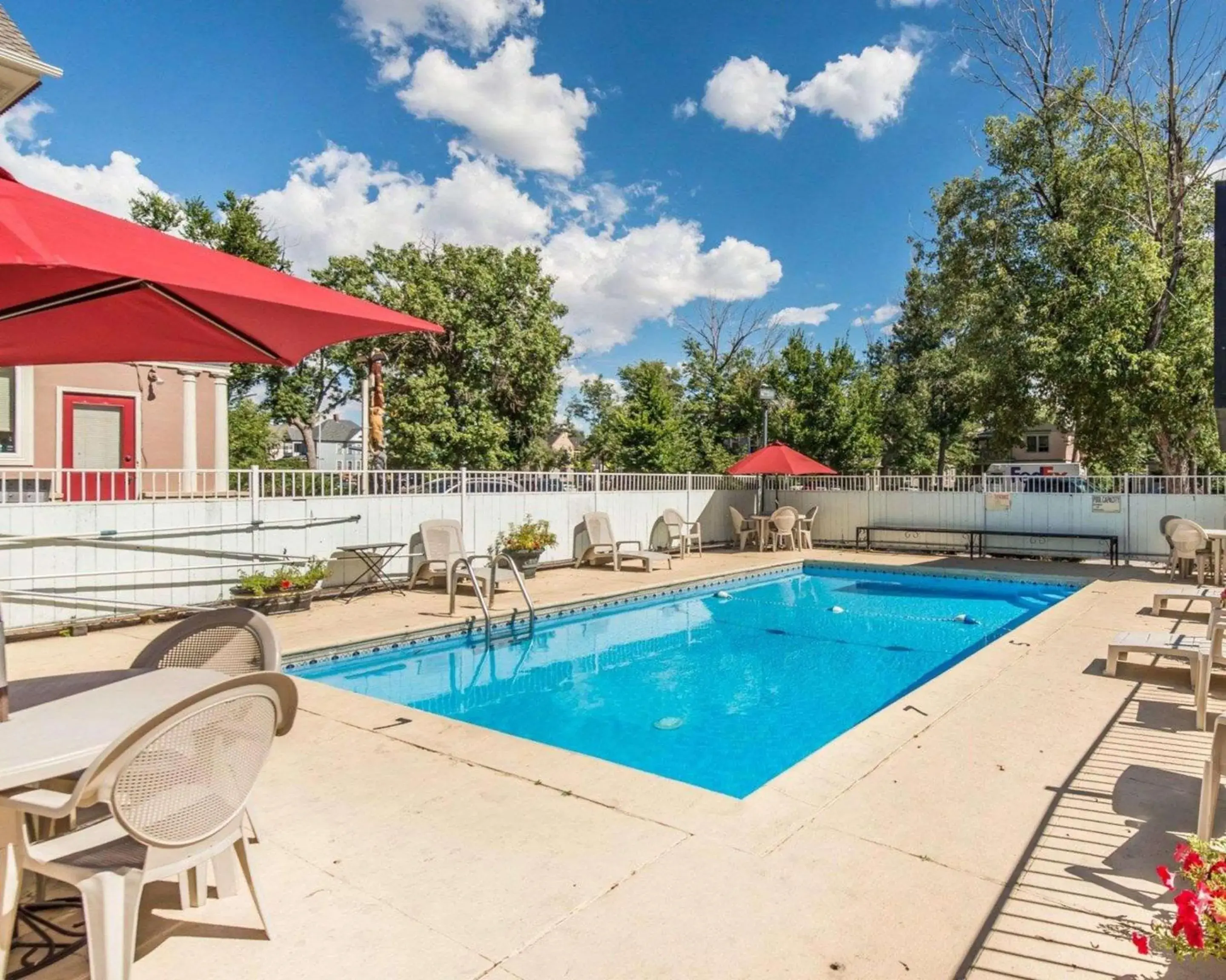 On site, Swimming Pool in Econo Lodge Downtown Colorado Springs