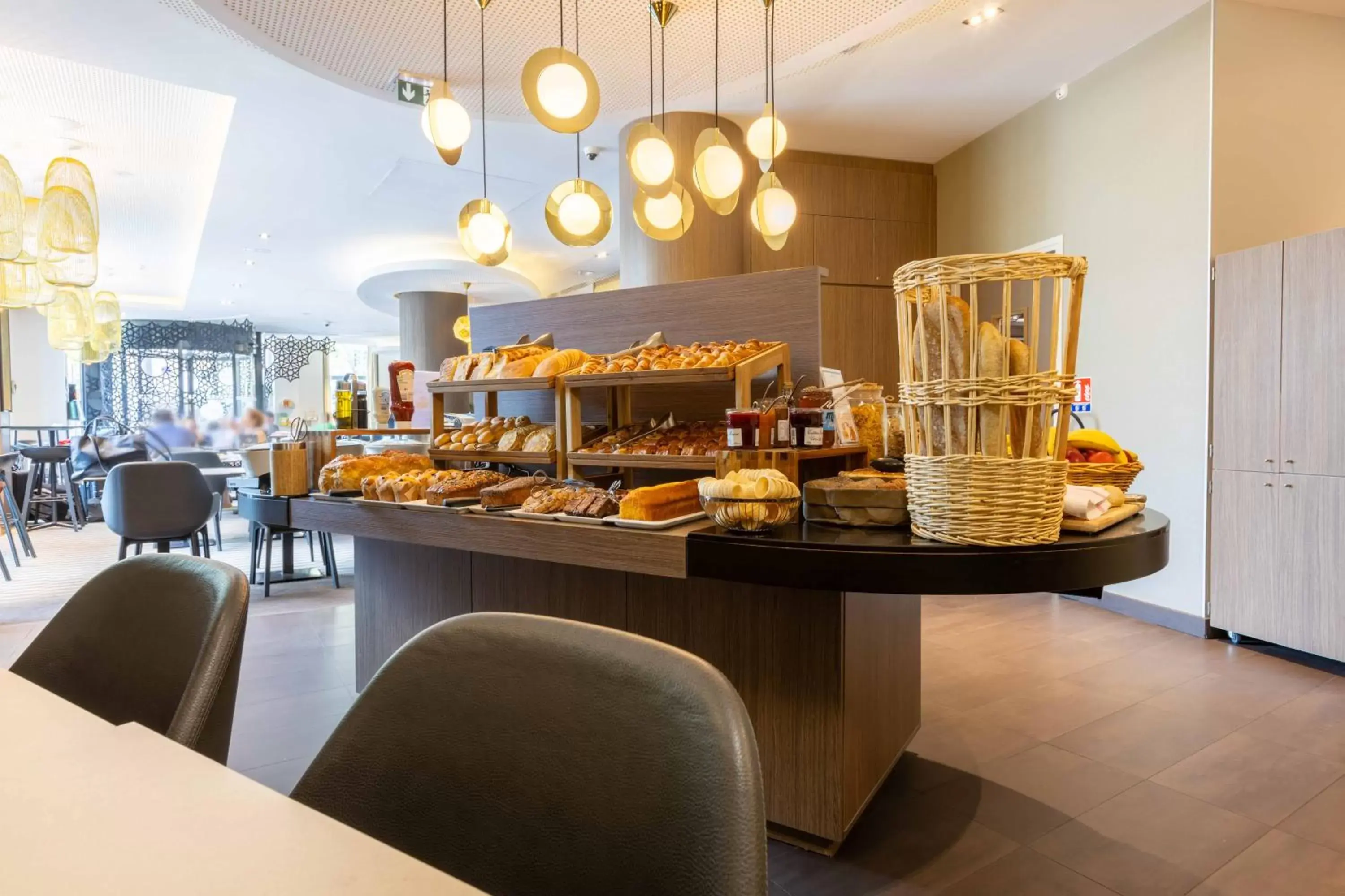 Breakfast, Restaurant/Places to Eat in Novotel Suites Paris Expo Porte de Versailles
