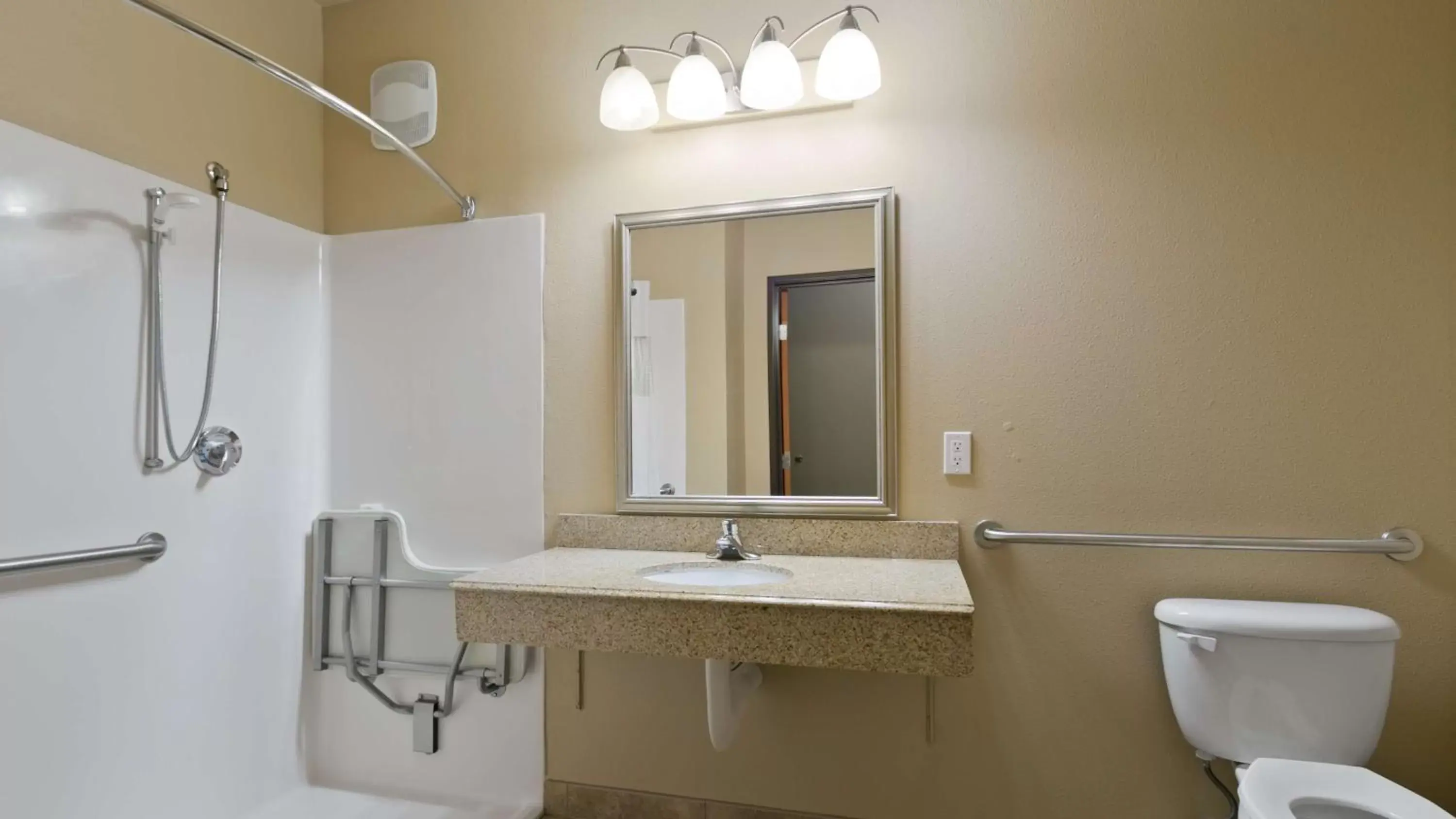 Bathroom in Best Western Plus Port of Camas-Washougal Convention Center
