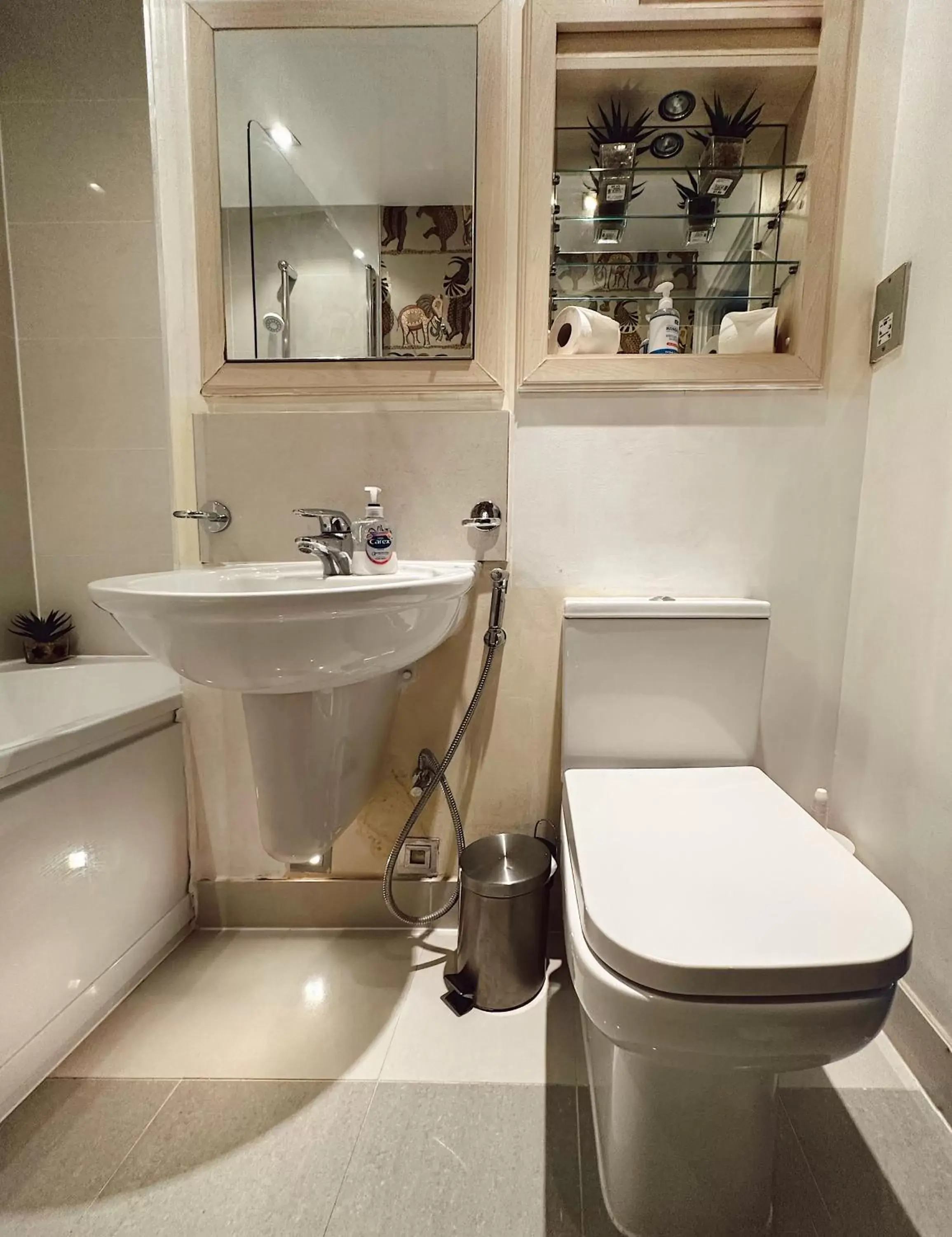 Bathroom in Canary Wharf - Luxury Apartments