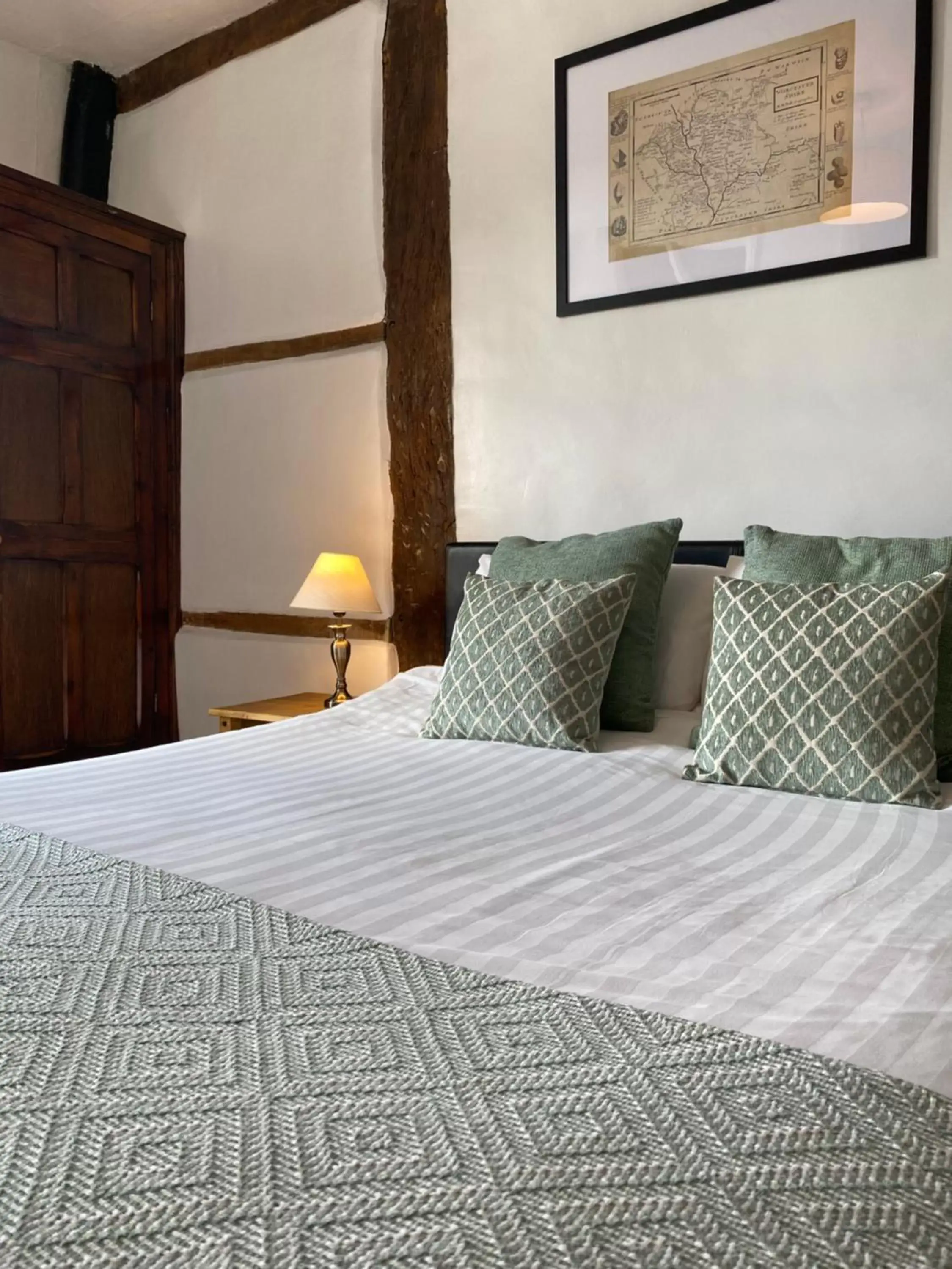 Deluxe Double Room in The Talbot at Knightwick