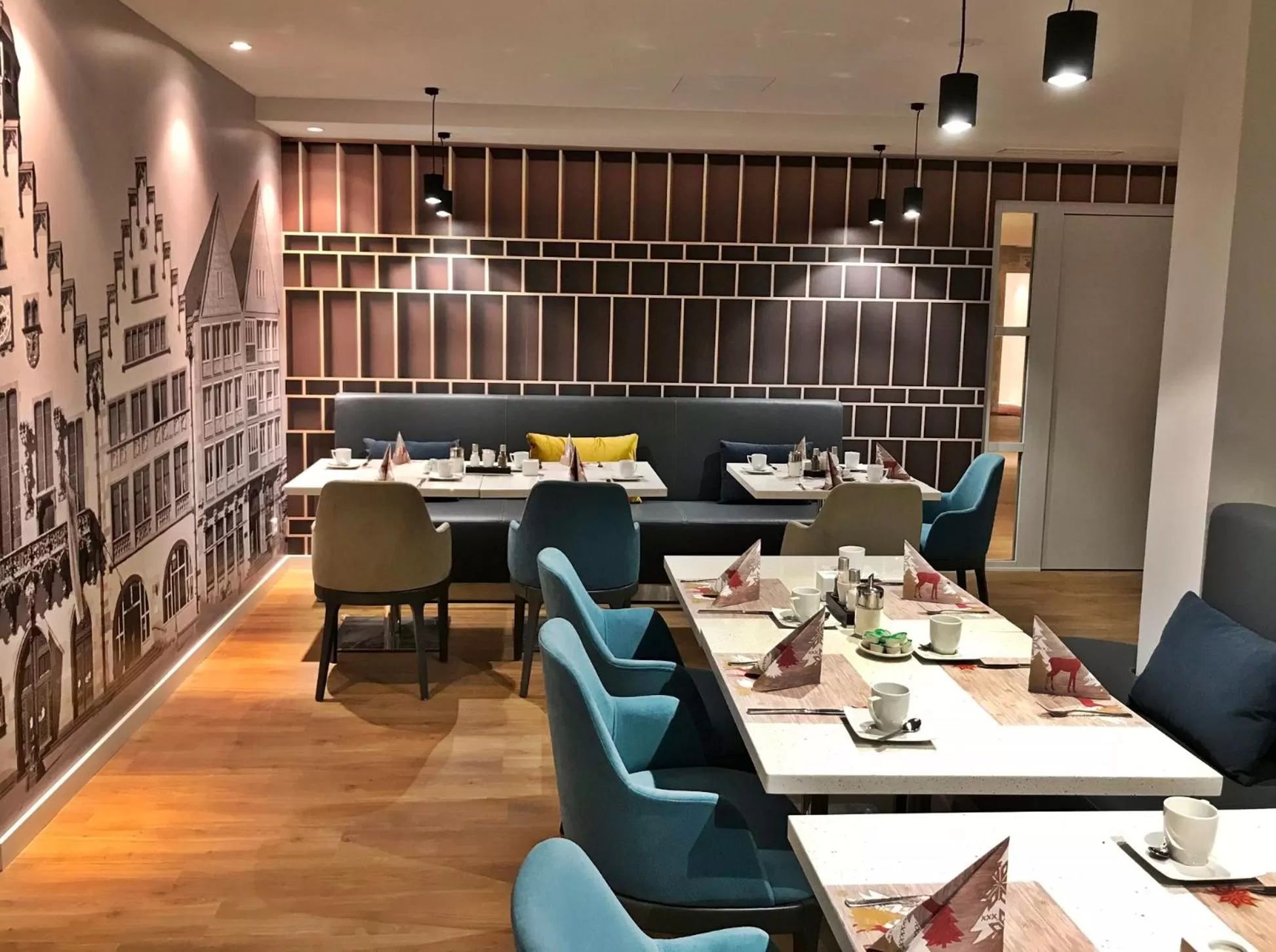 Restaurant/places to eat in Mercure Hotel Kaiserhof City Center