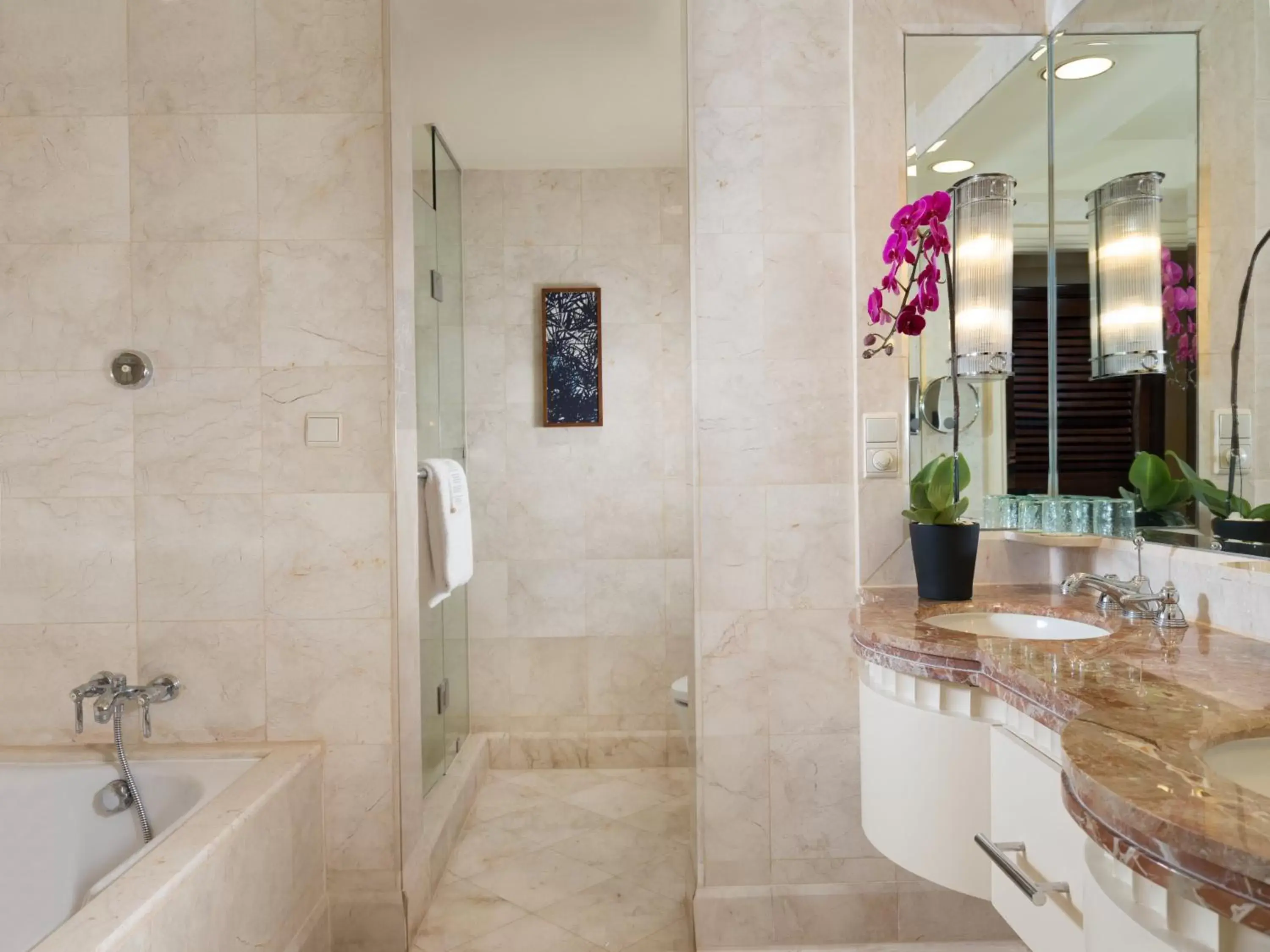 Premier Double or Twin Room in AYANA Midplaza JAKARTA Premier Double or Twin Room in AYANA Midplaza JAKARTA