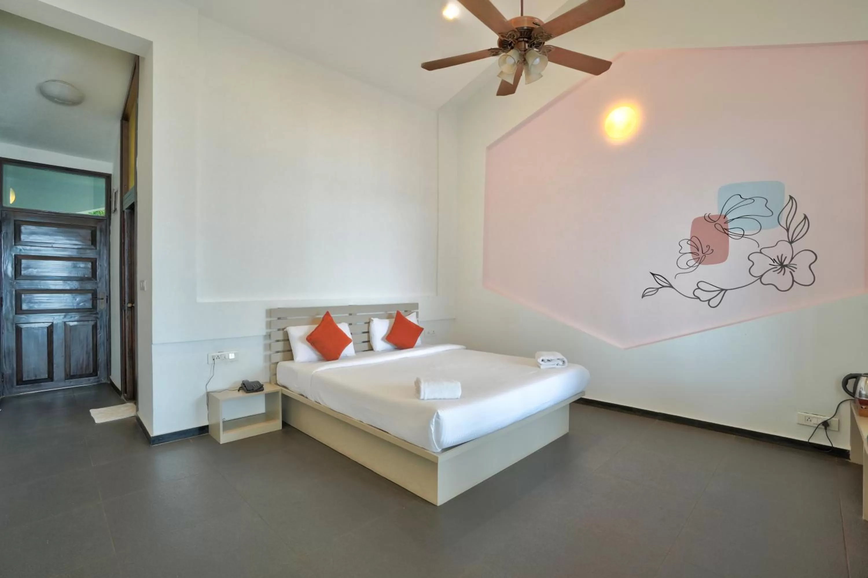 Photo of the whole room, Bed in Blu Missel By The River