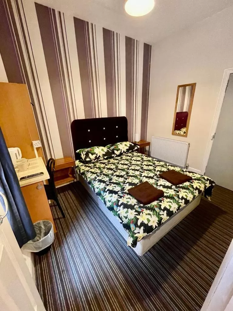 Bed in Hayward Hotel