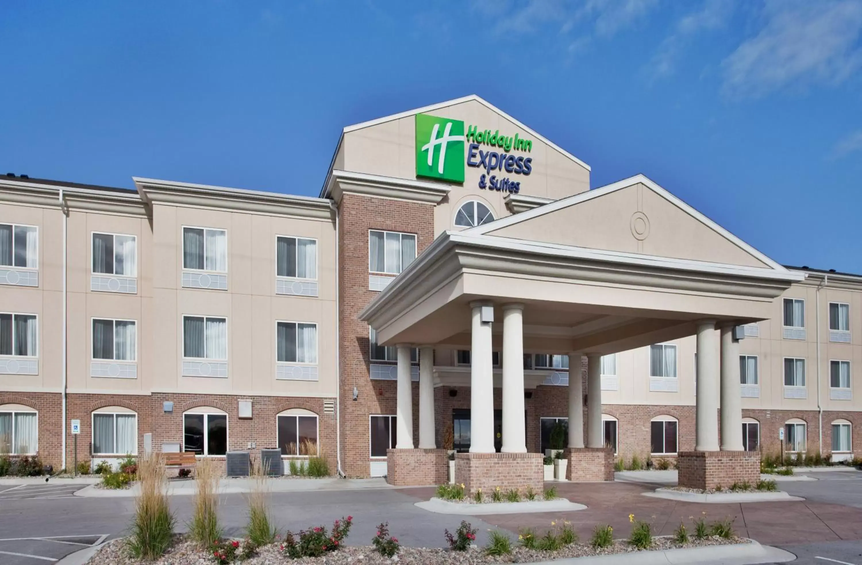 Property building in Holiday Inn Express Hotel & Suites Cherry Hills, an IHG Hotel