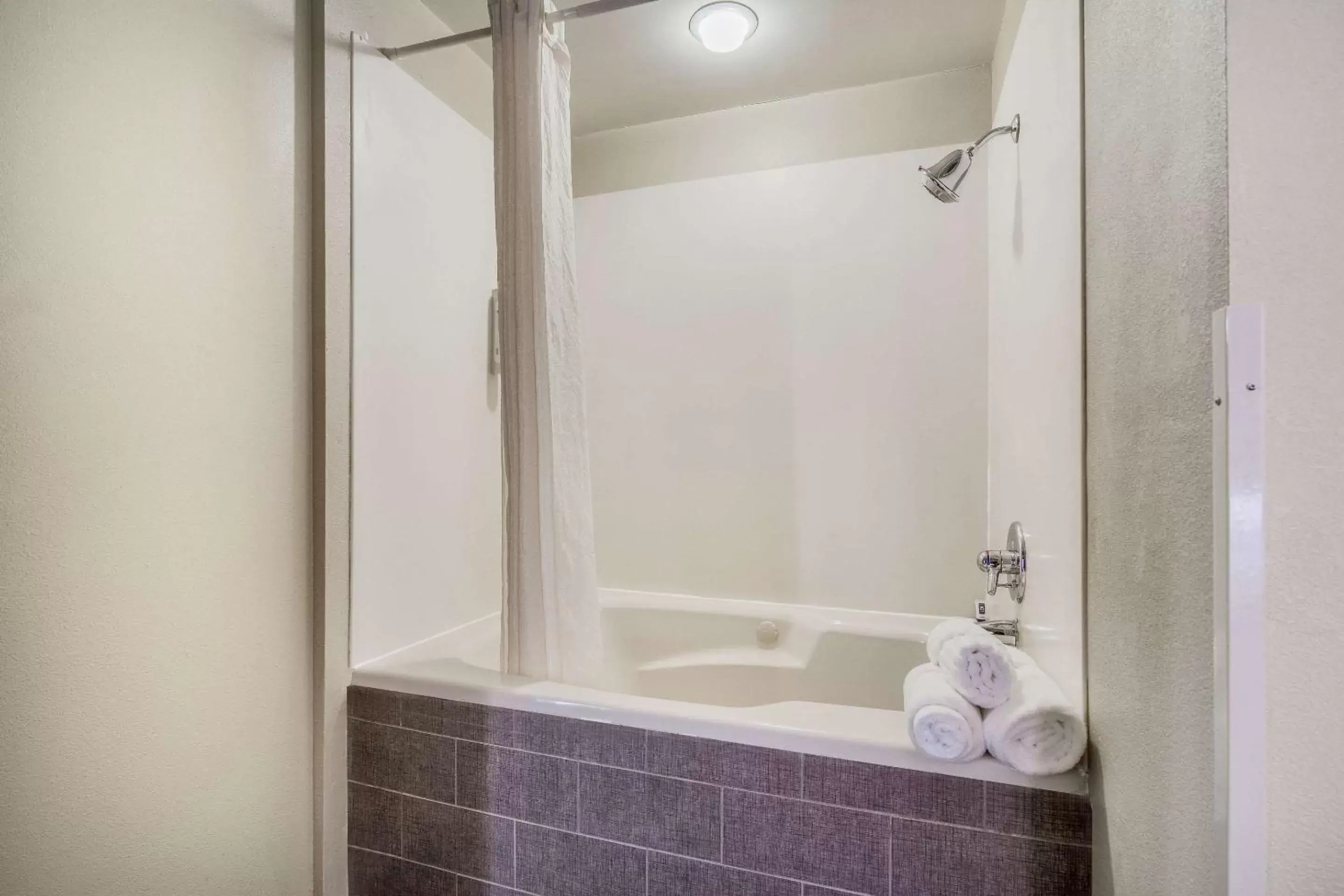 Photo of the whole room, Bathroom in Clarion Pointe Wake Forest – Raleigh North