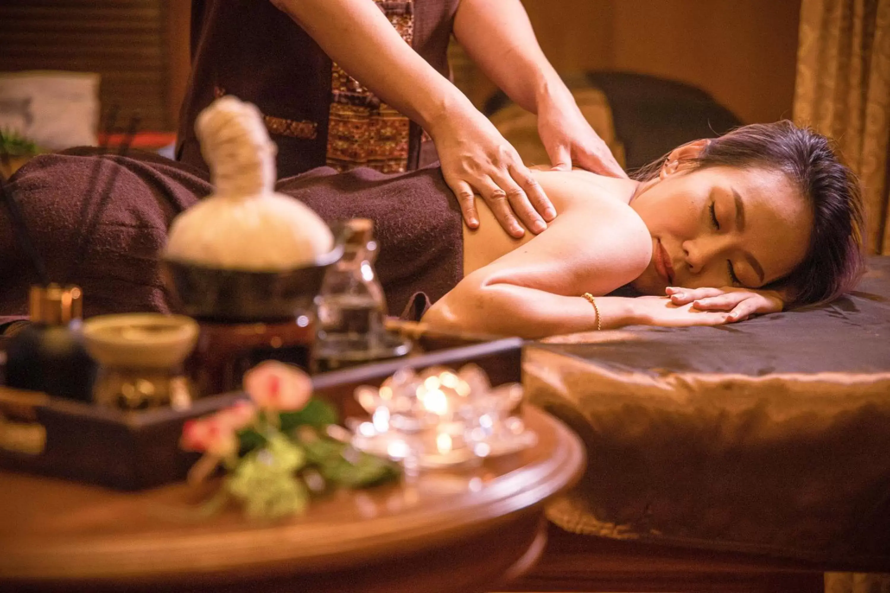 Massage in Montien Riverside Hotel Bangkok