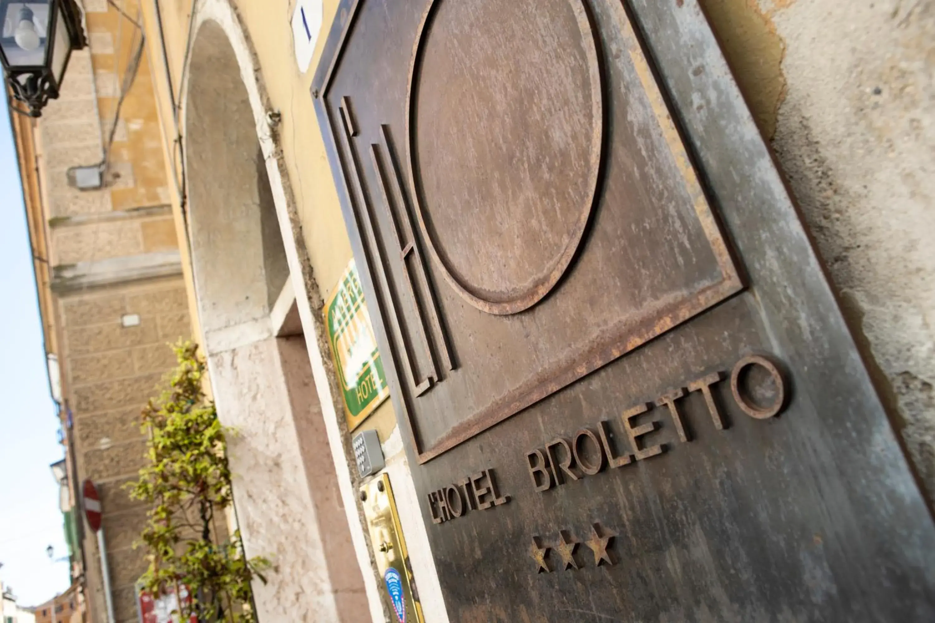 Facade/entrance in Hotel Broletto