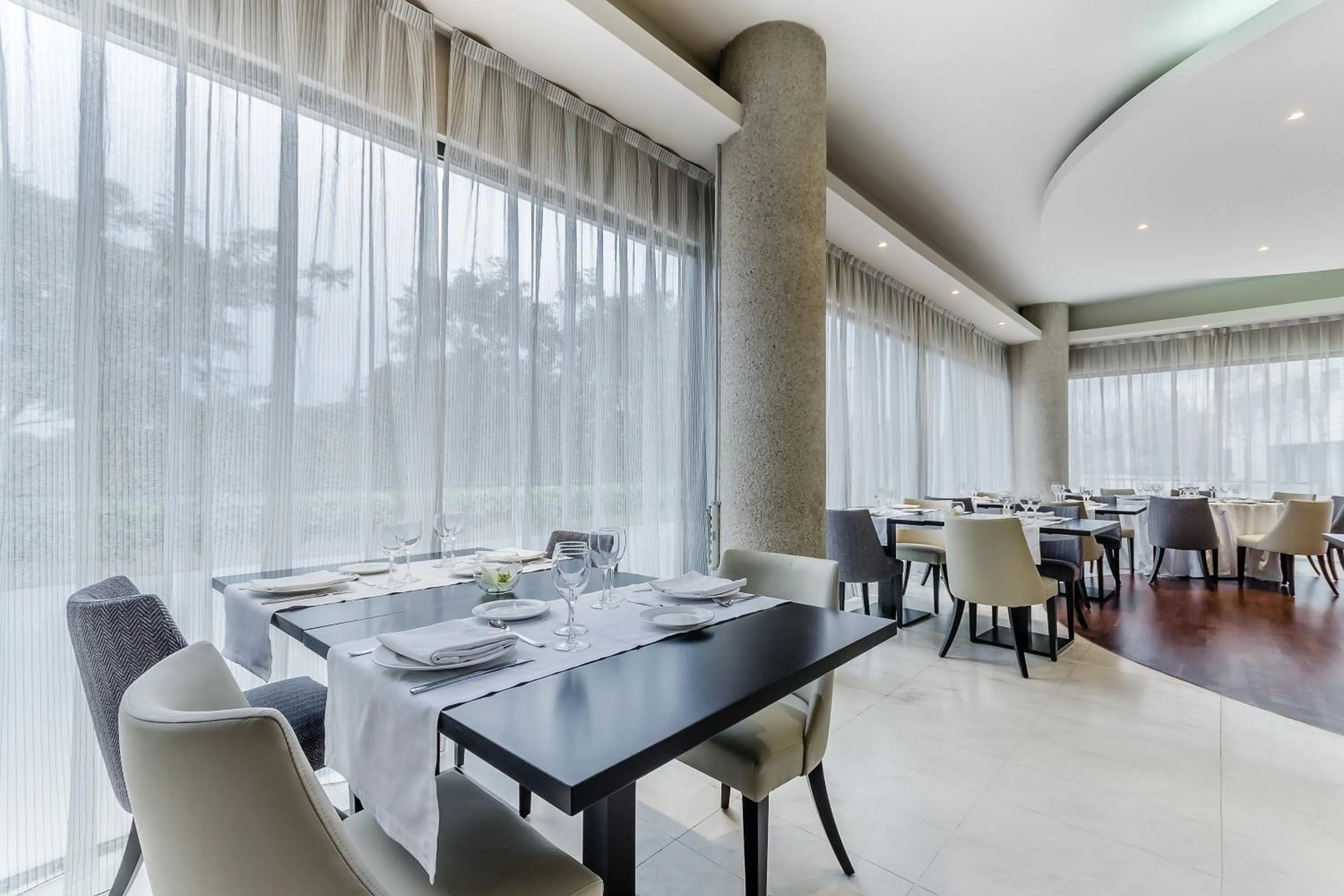 Restaurant/places to eat in Exe Campus