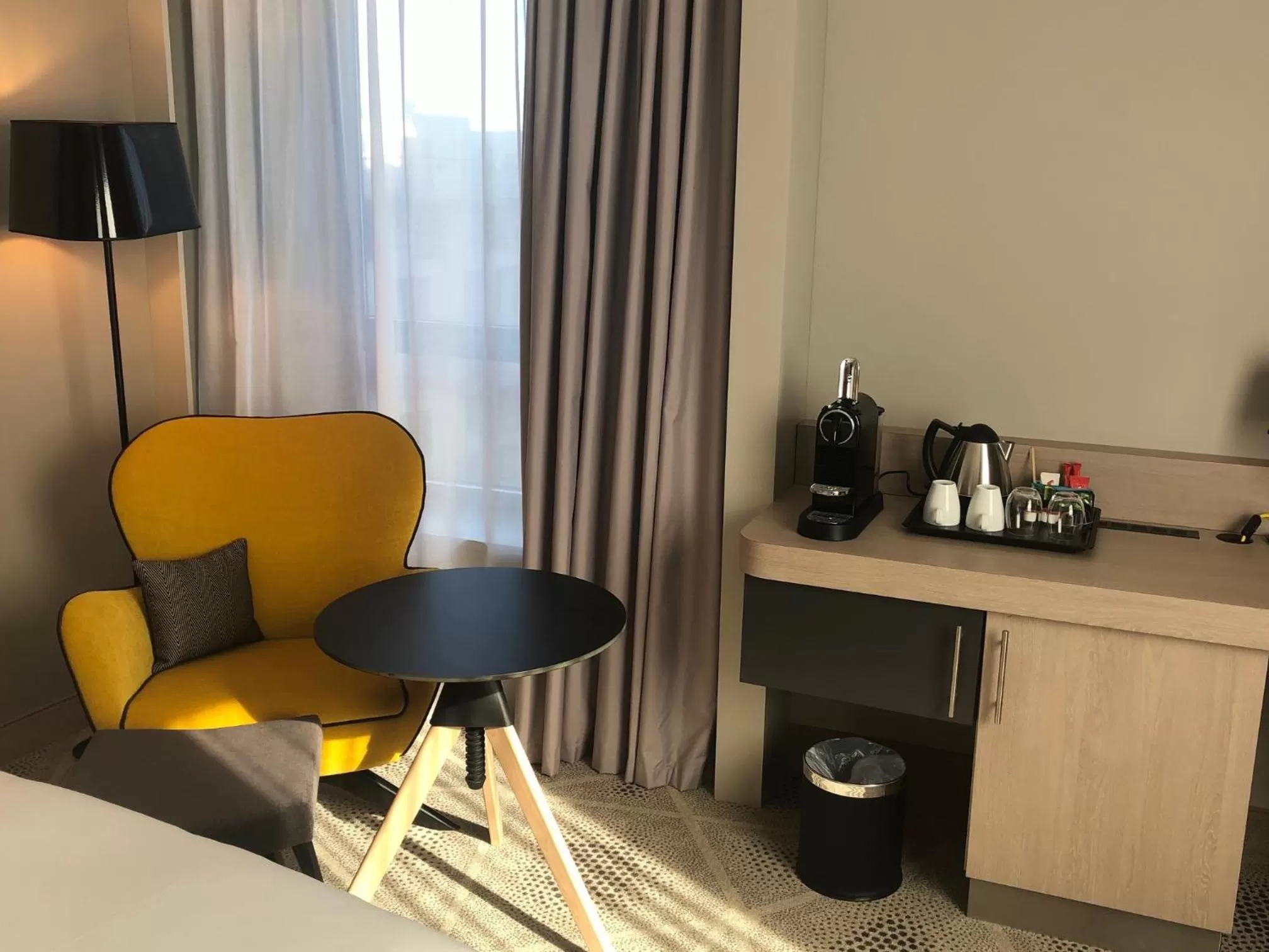 Coffee/tea facilities, Bed in Hilton Garden Inn Paris Massy