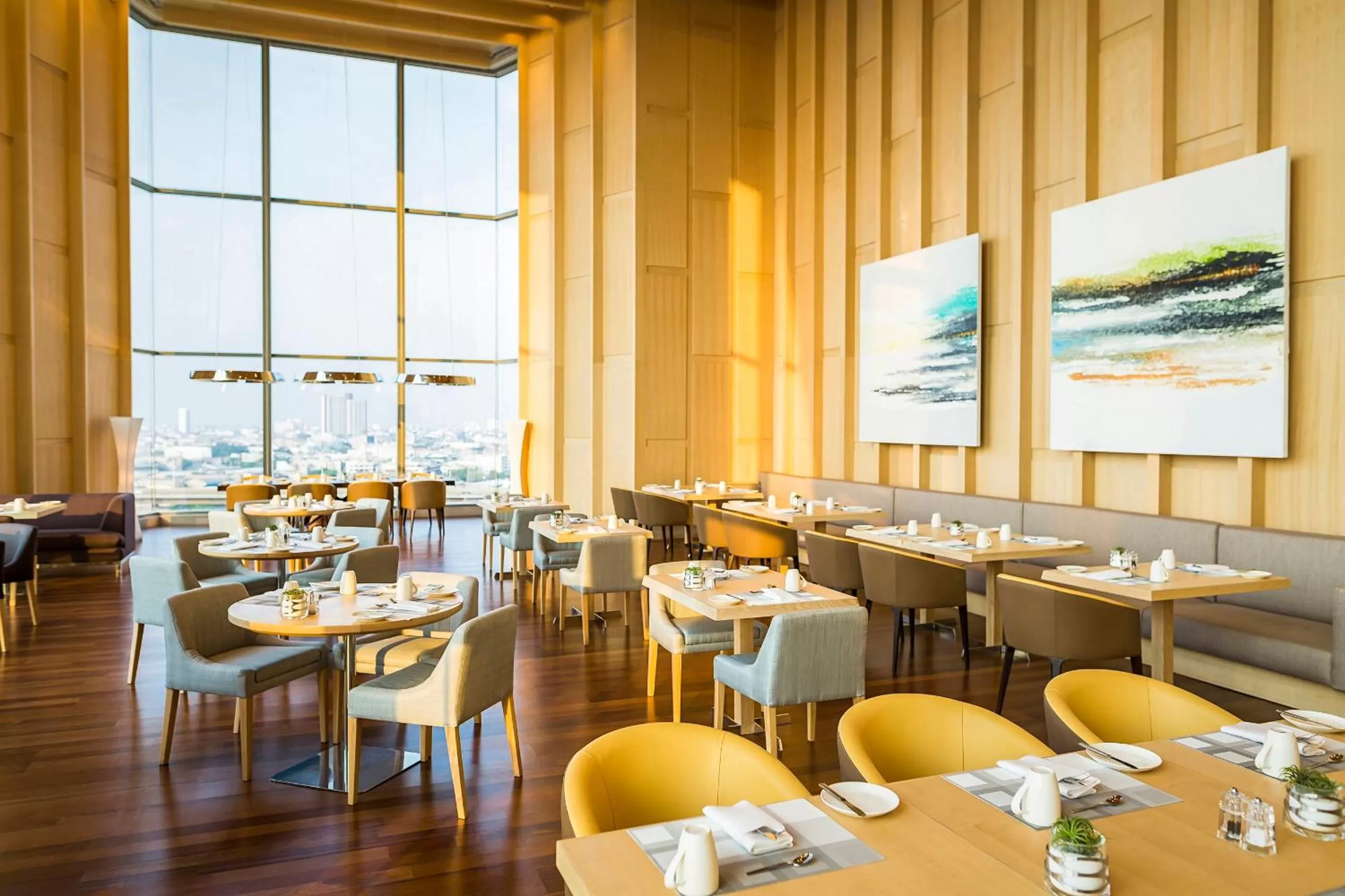 Restaurant/places to eat in Avani Plus Riverside Bangkok Hotel