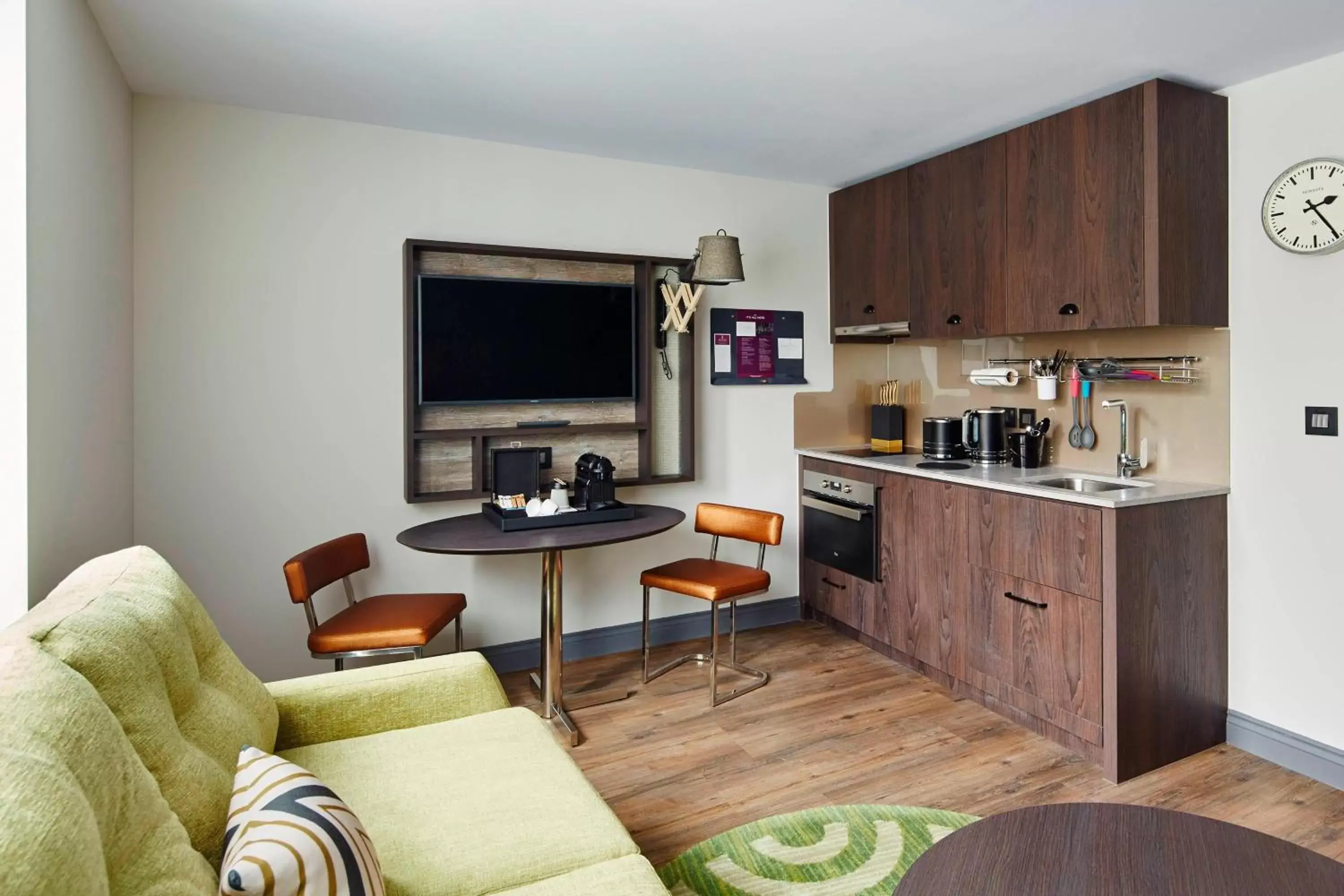 Kitchen or kitchenette, Seating Area in Residence Inn by Marriott London Kensington