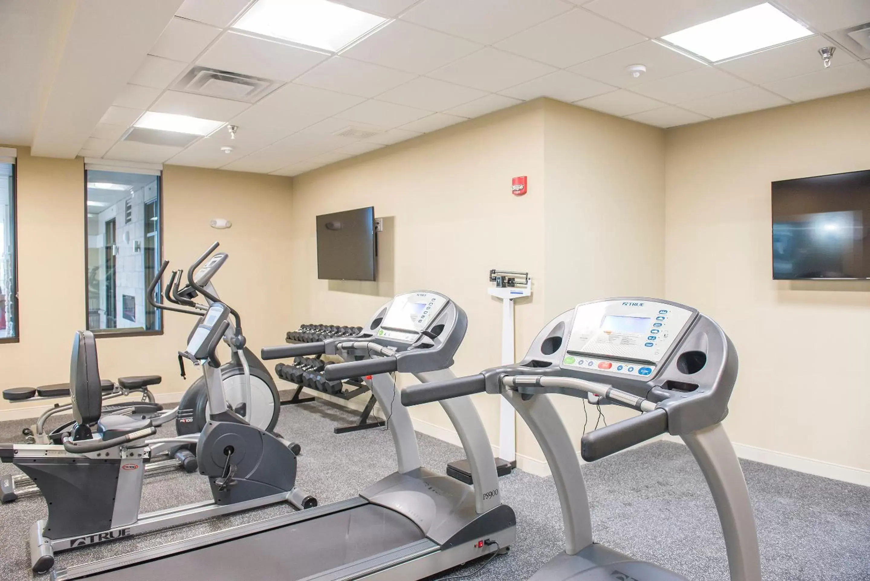 Fitness centre/facilities, Fitness Center/Facilities in Candlewood Suites Fargo South-Medical Center, an IHG Hotel