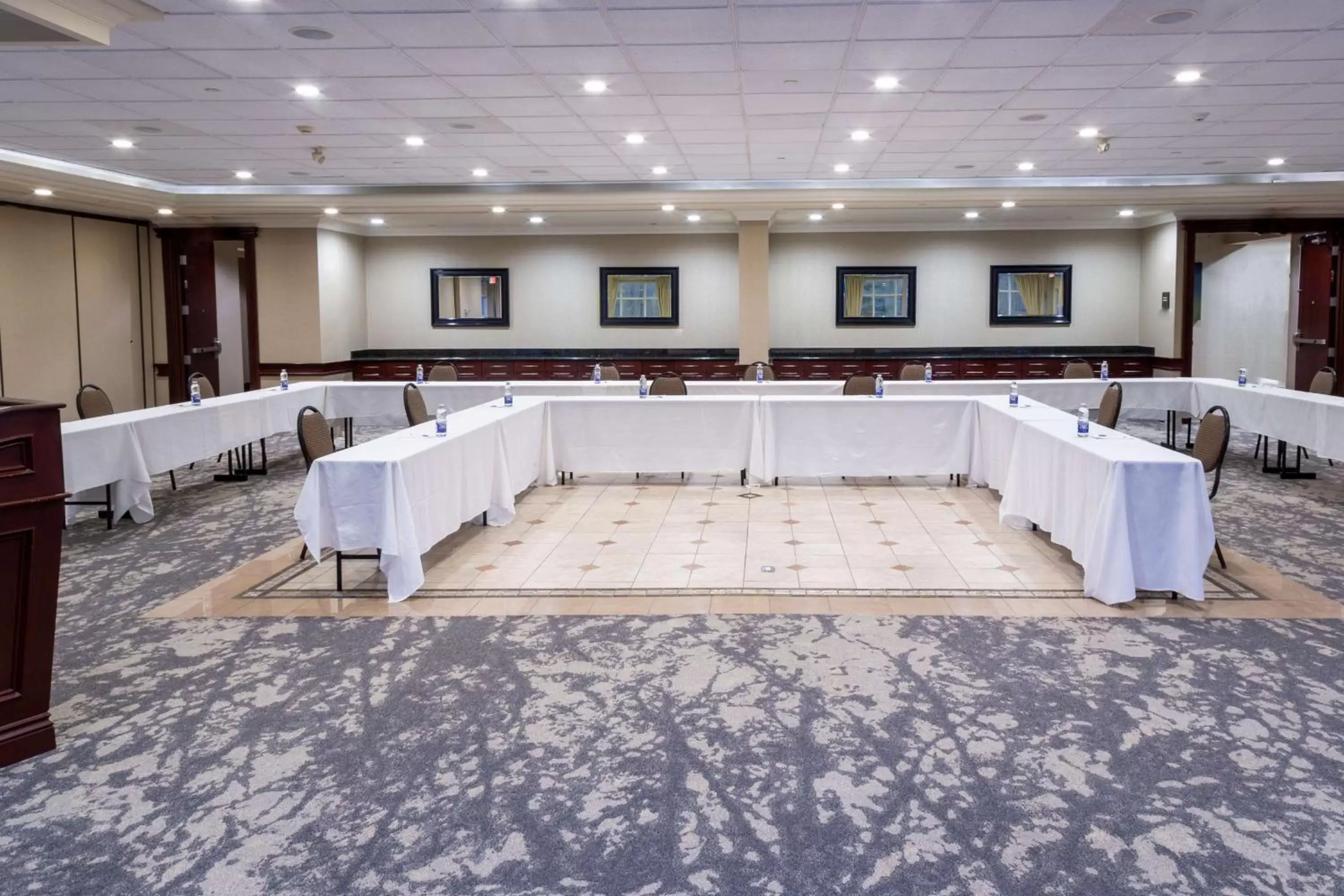 Meeting/conference room in Hilton Garden Inn Niagara-on-the-Lake