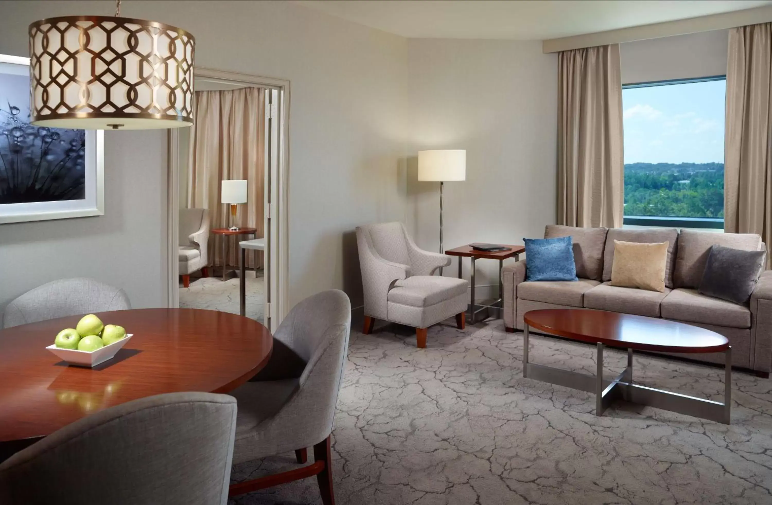 Living room, Seating Area in Hilton Atlanta Northeast