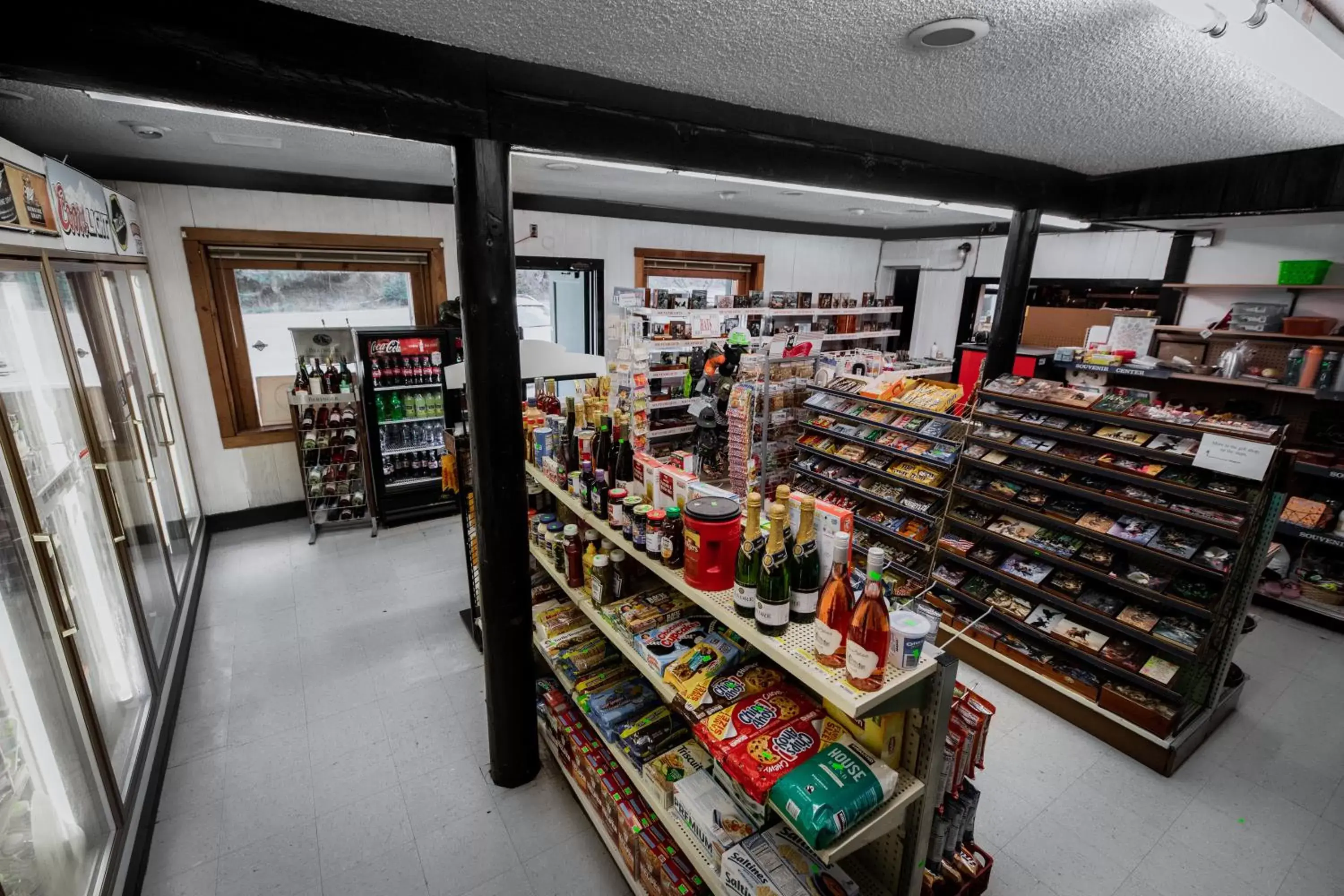 Supermarket/Shops in Gateway Inn & Cabins