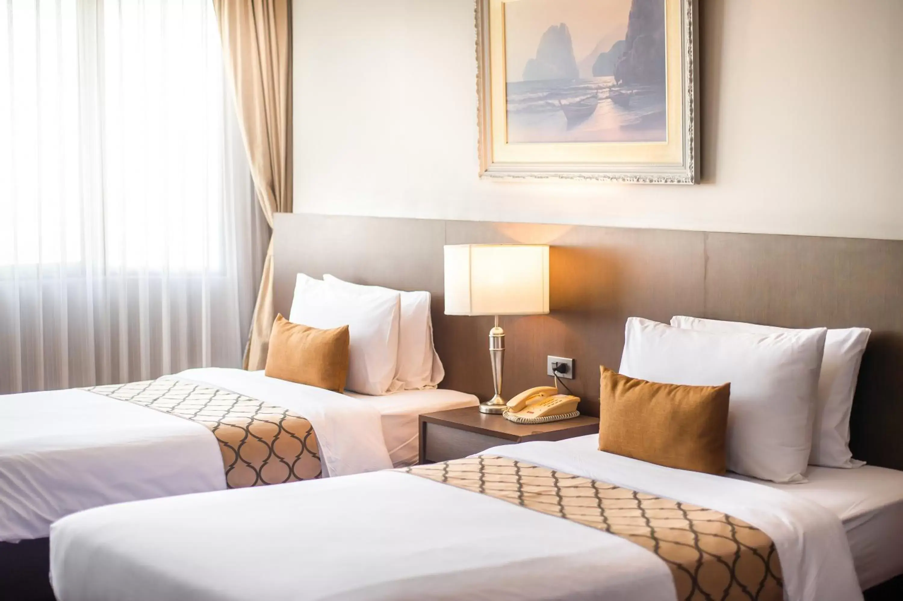 Bedroom, Bed in Royal Suite Hotel Bangkok