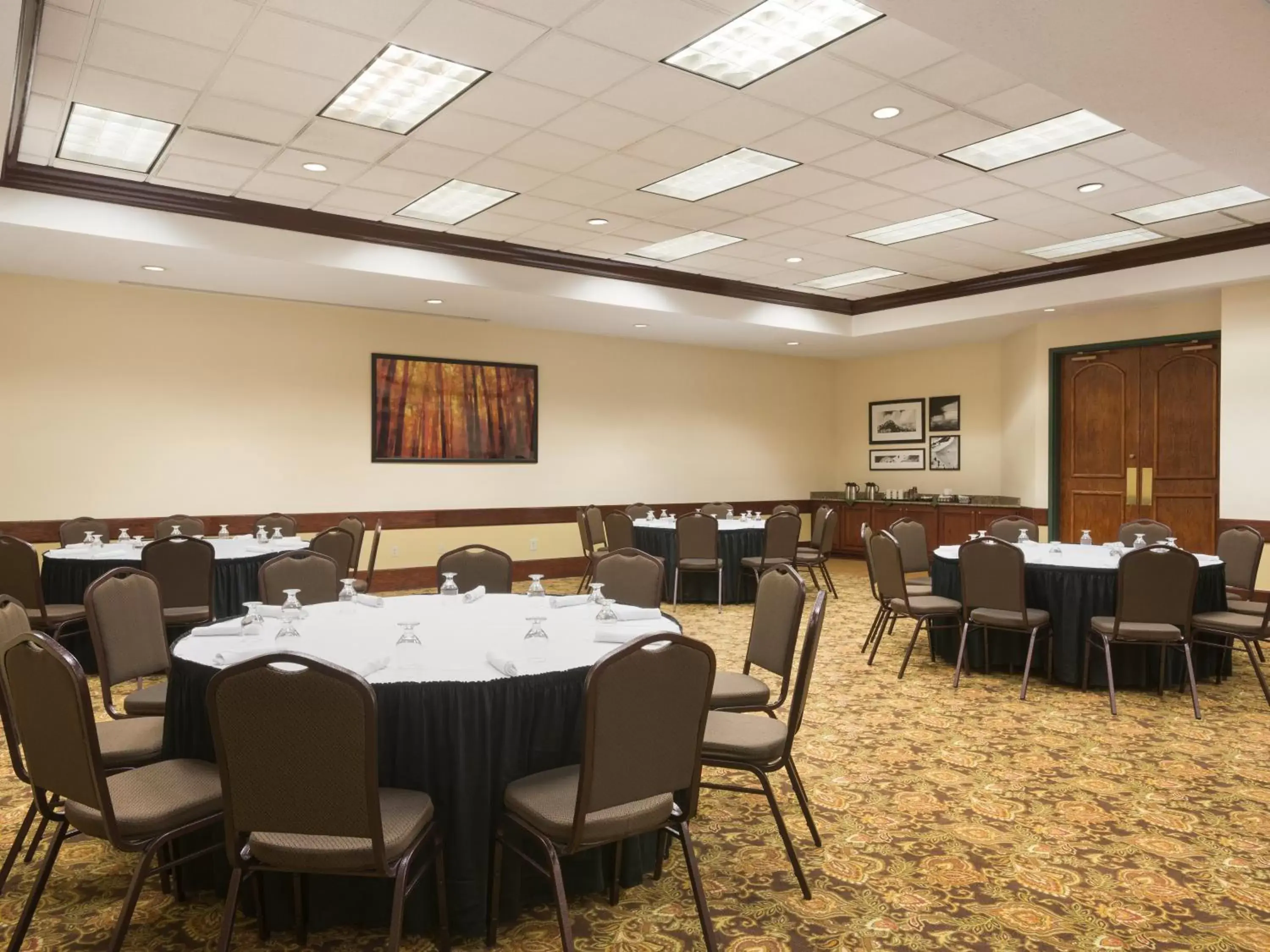 Restaurant/places to eat in Country Inn & Suites by Radisson, Beckley, WV