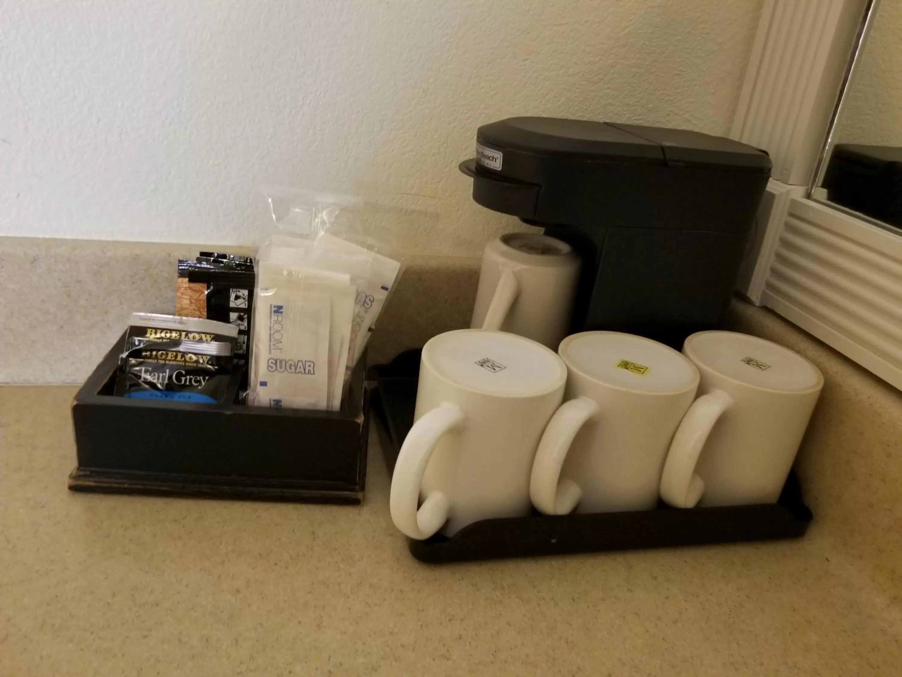 Coffee/tea facilities in Twin Peaks Lodge & Hot Springs