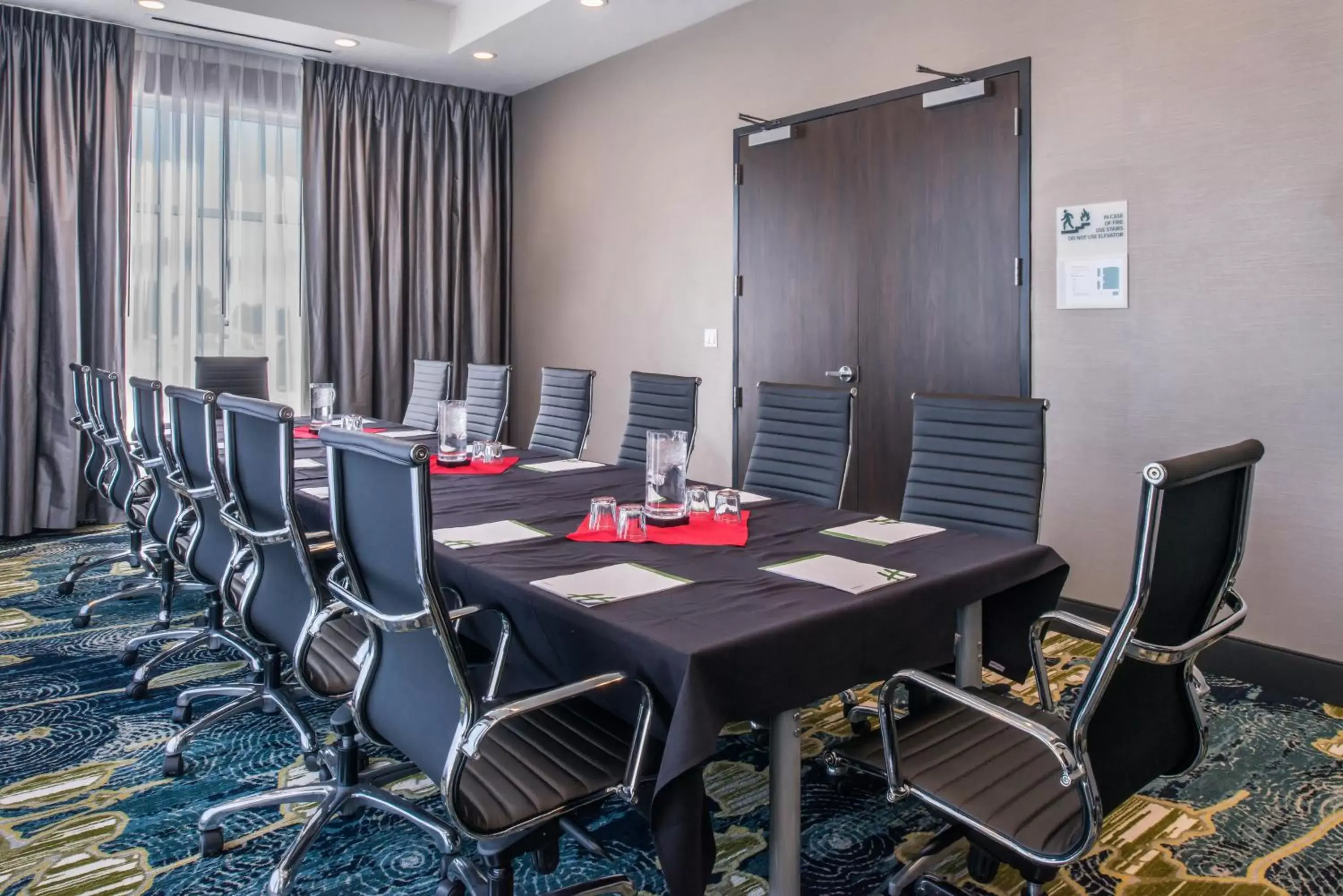 Meeting/conference room in Holiday Inn Detroit Northwest - Livonia, an IHG Hotel