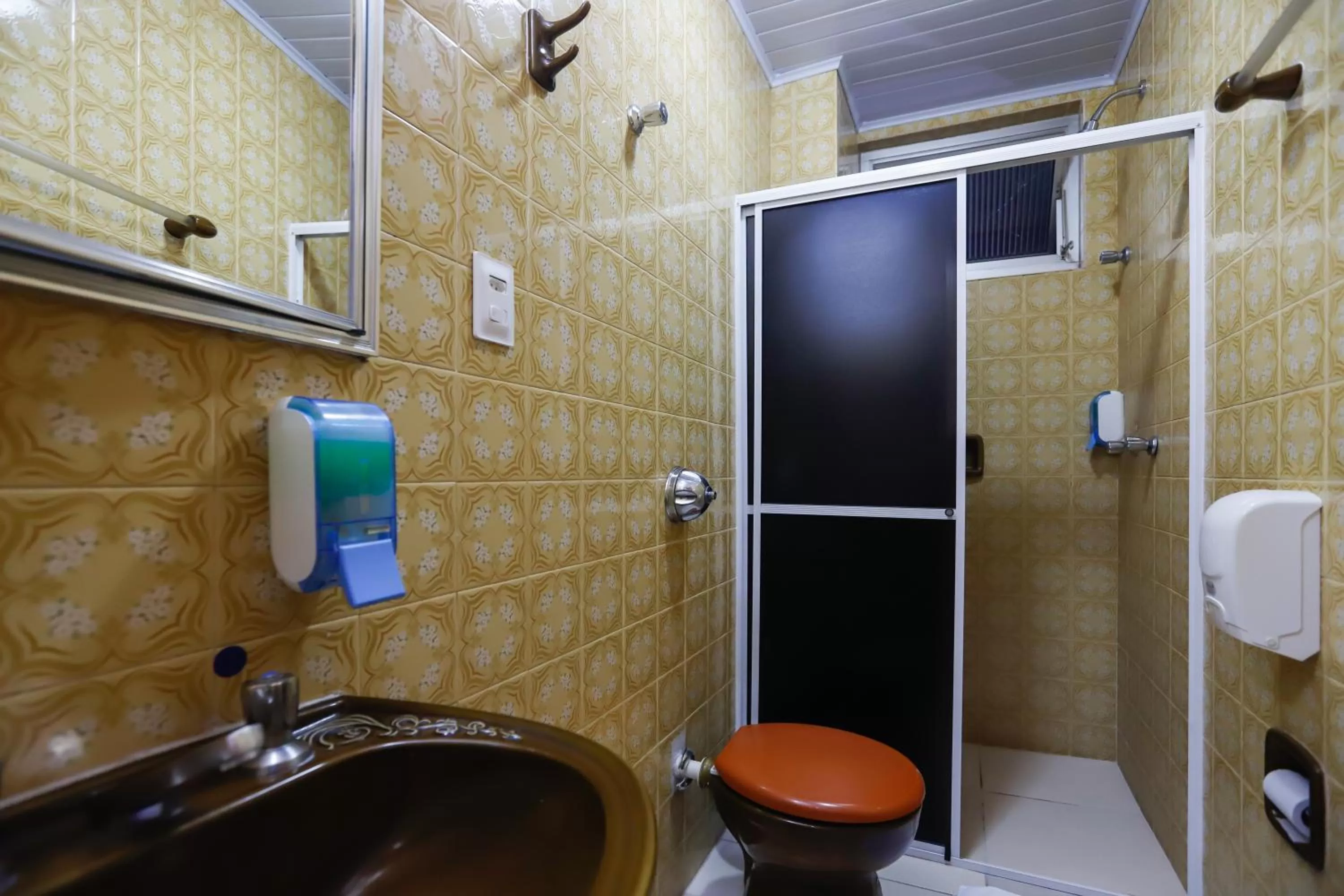 Shower in Rede Andrade Mirante