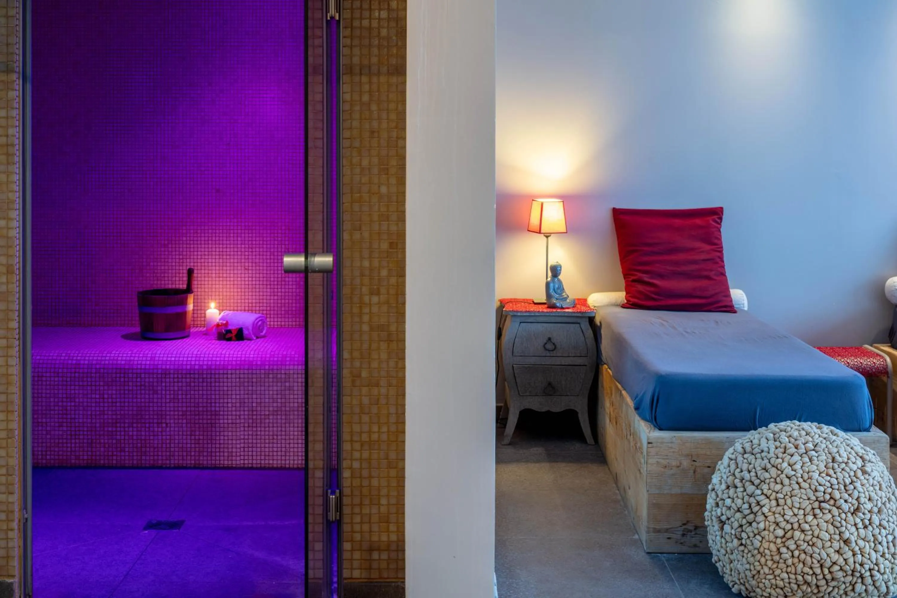 Sauna, Bed in Garrigae Distillerie de Pezenas - Hotellerie & Spa