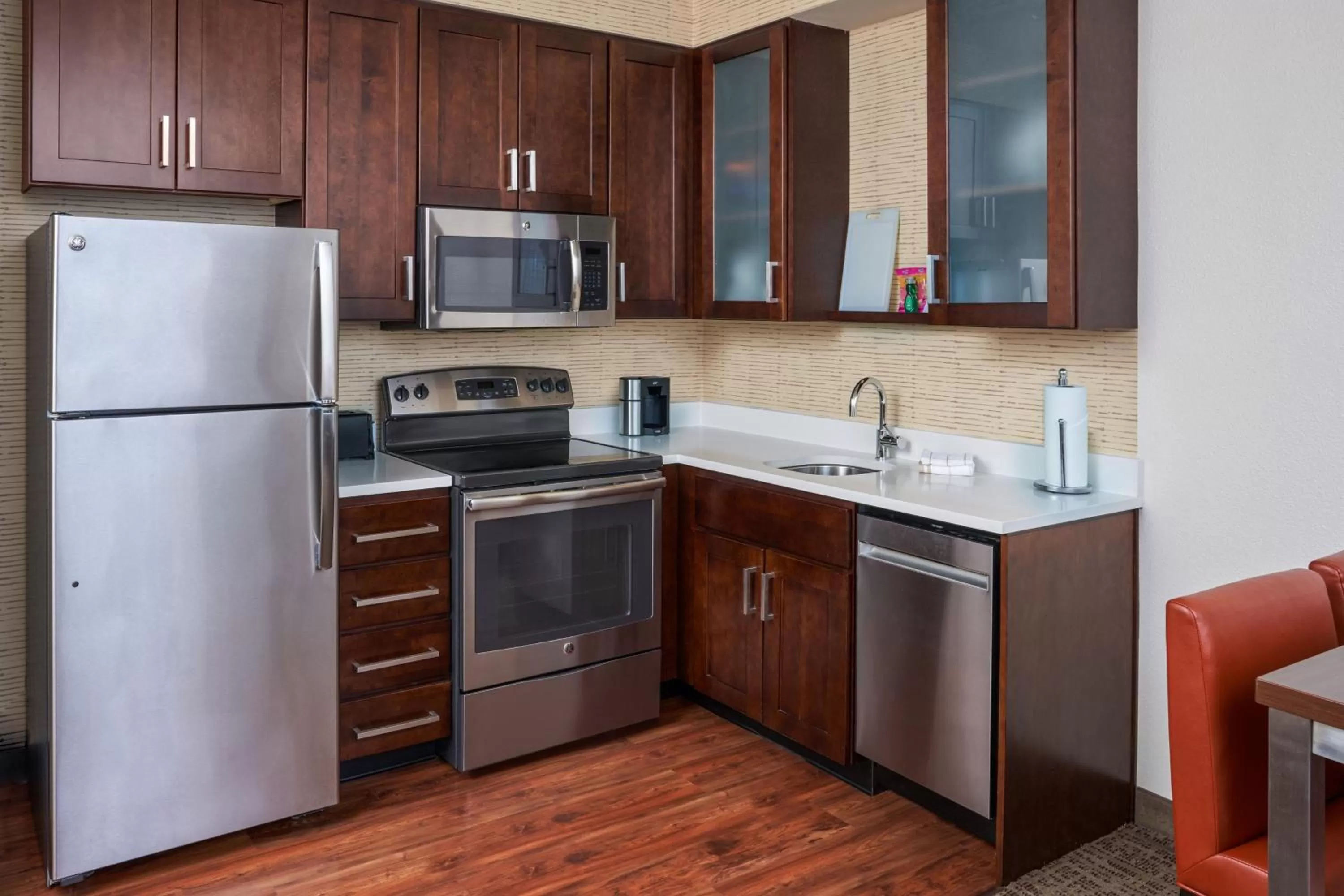 Kitchen or kitchenette in Residence Inn by Marriott Philadelphia Airport