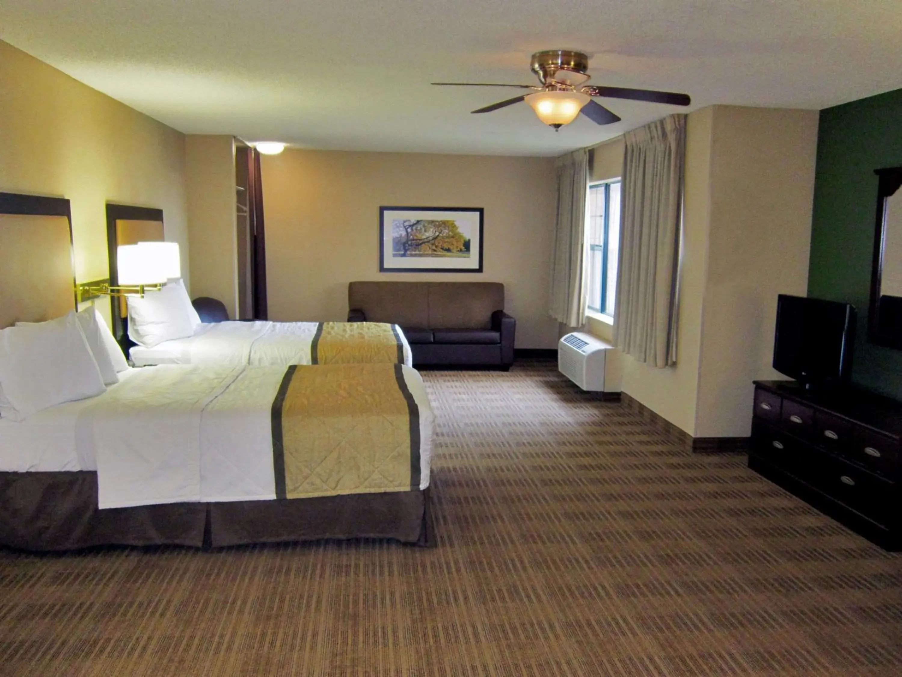 Bedroom, Bed in Extended Stay America Suites - Atlanta - Duluth