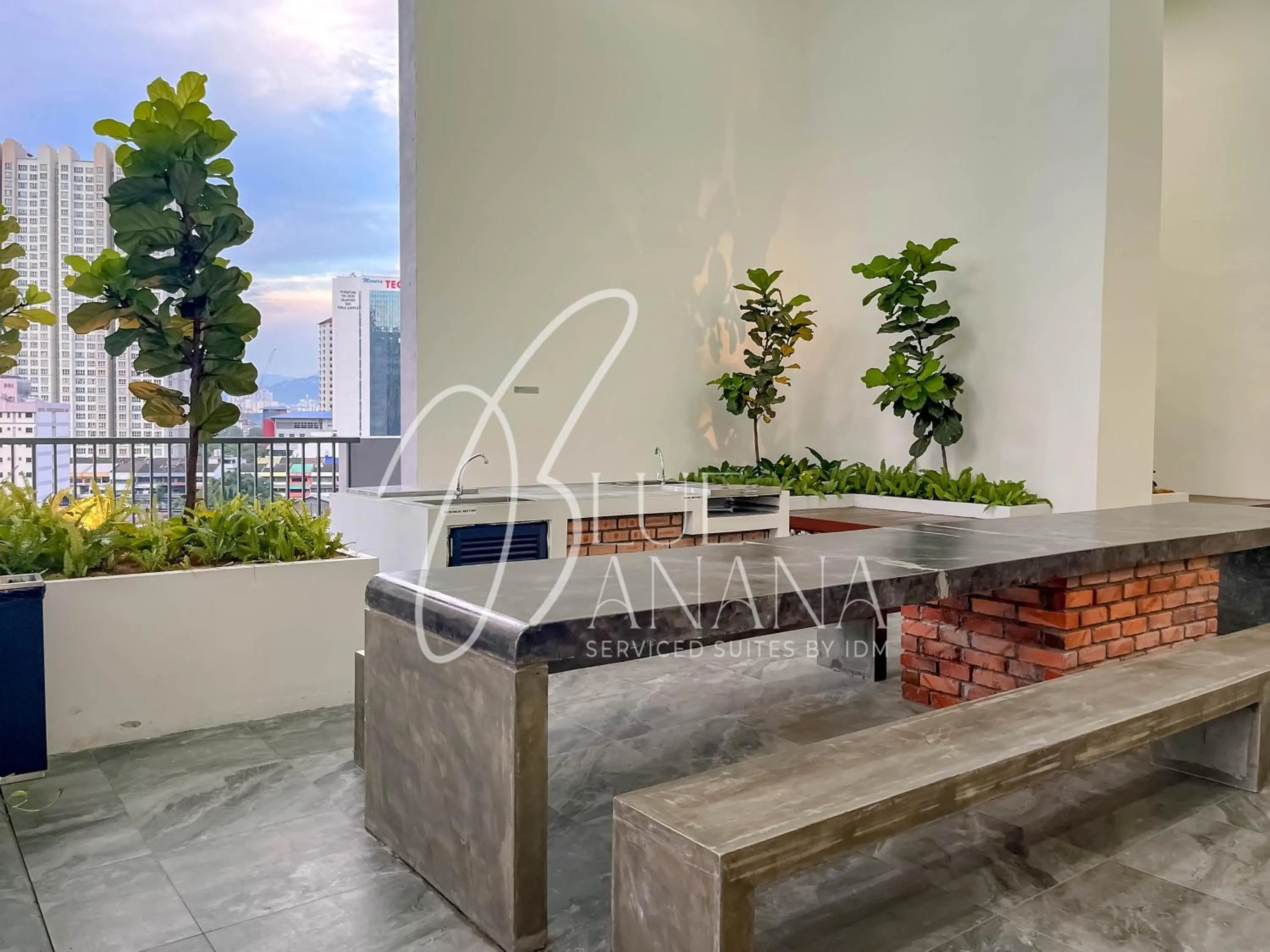 BBQ facilities, Swimming Pool in Chambers Residence Premier Suites by BlueBanana