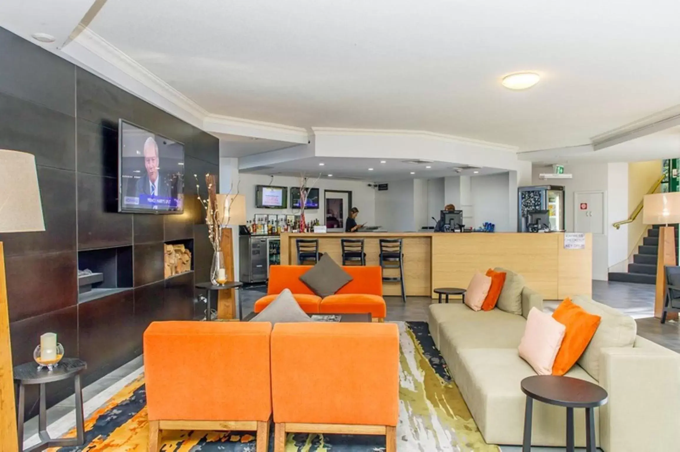 Lobby or reception, Lounge/Bar in Alpha Hotel Canberra