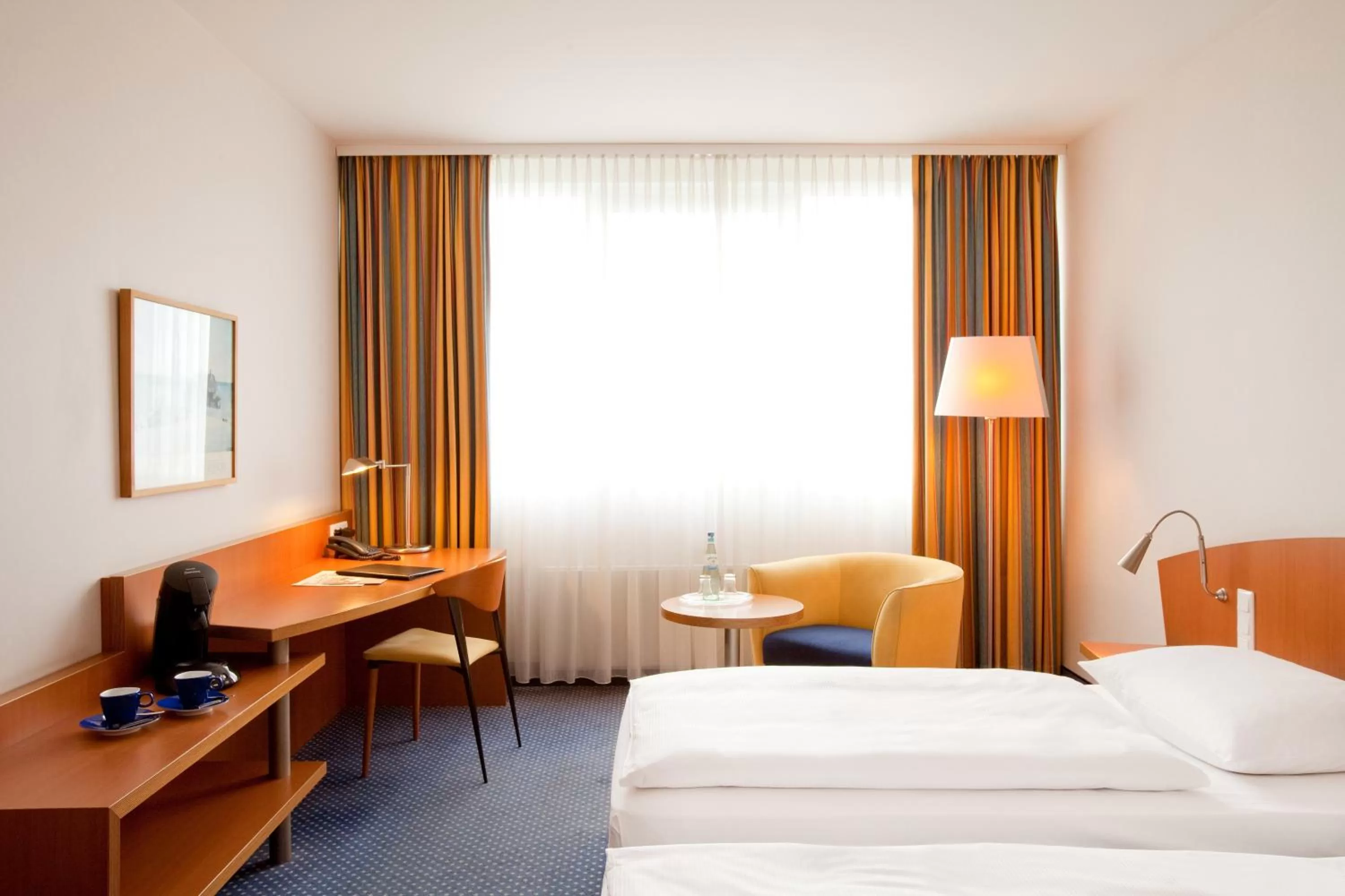 Coffee/tea facilities, Bed in Vienna House by Wyndham Baltic Stralsund