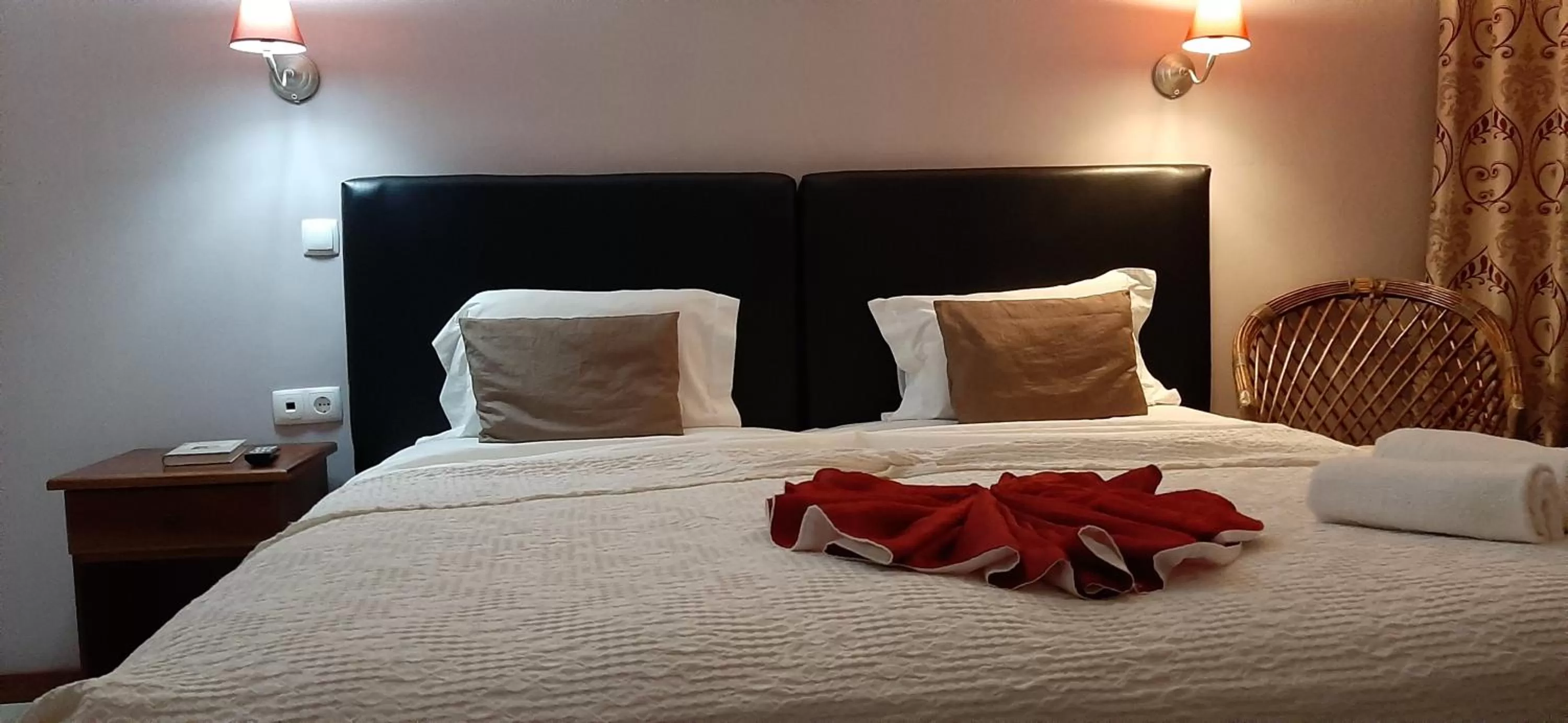 Bed in Atlantic Maio Hotel