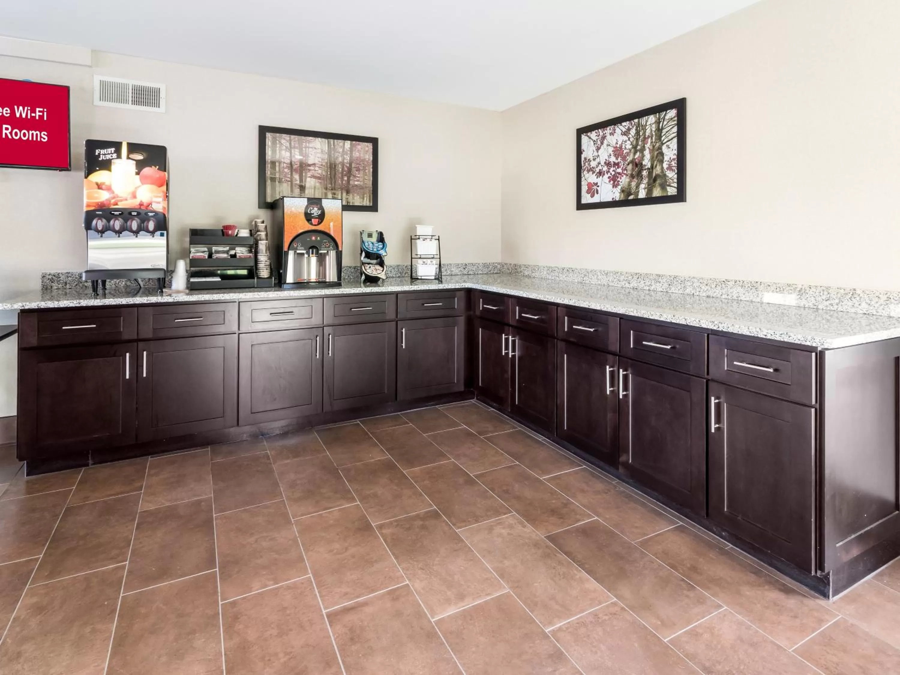 Breakfast in Red Roof Inn Dandridge