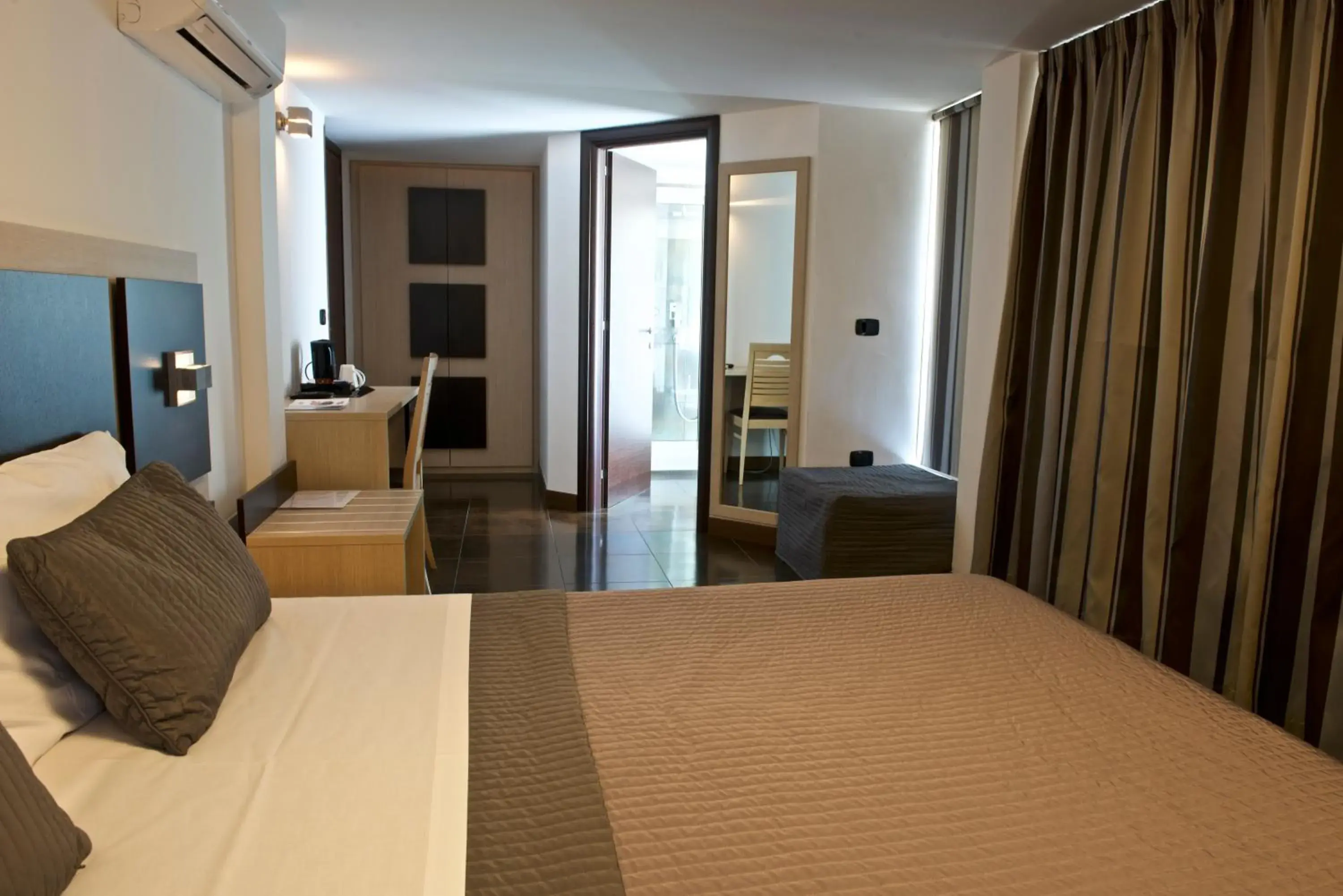 Photo of the whole room, Bed in Hotel Ristorante Centosedici