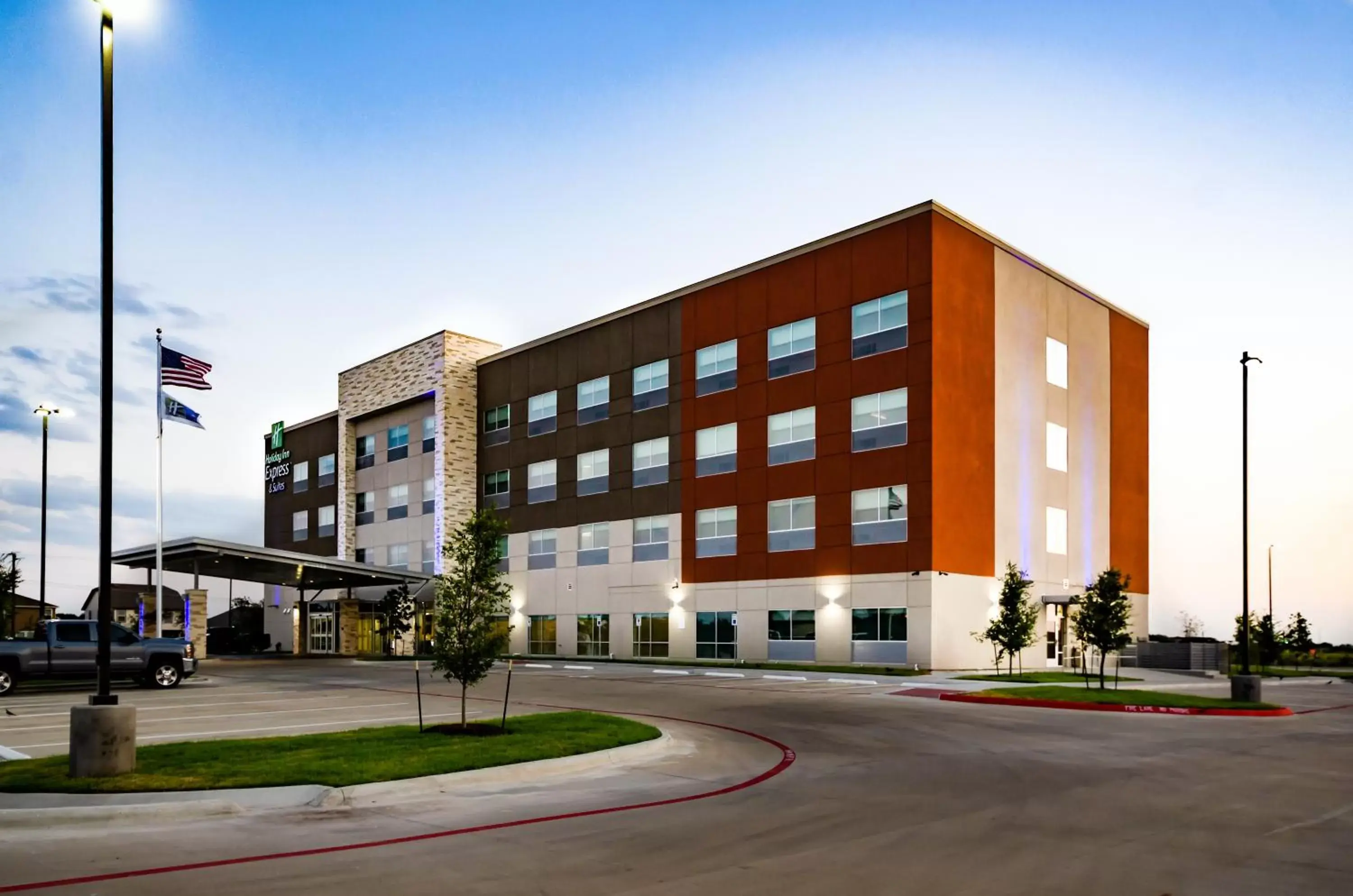 Property building in Holiday Inn Express & Suites Taylor, an IHG Hotel