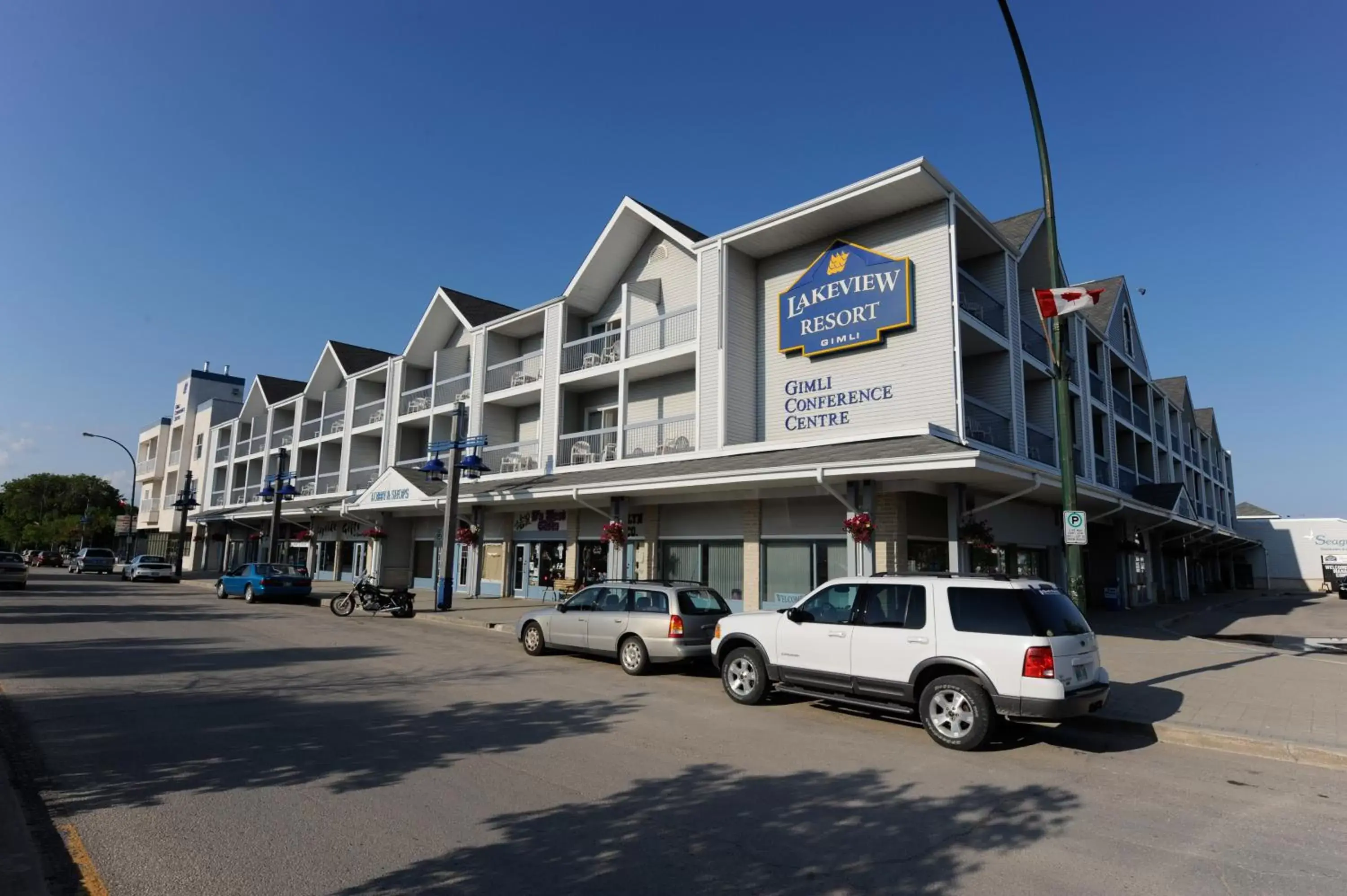 Facade/entrance, Property Building in Lakeview Gimli Resort