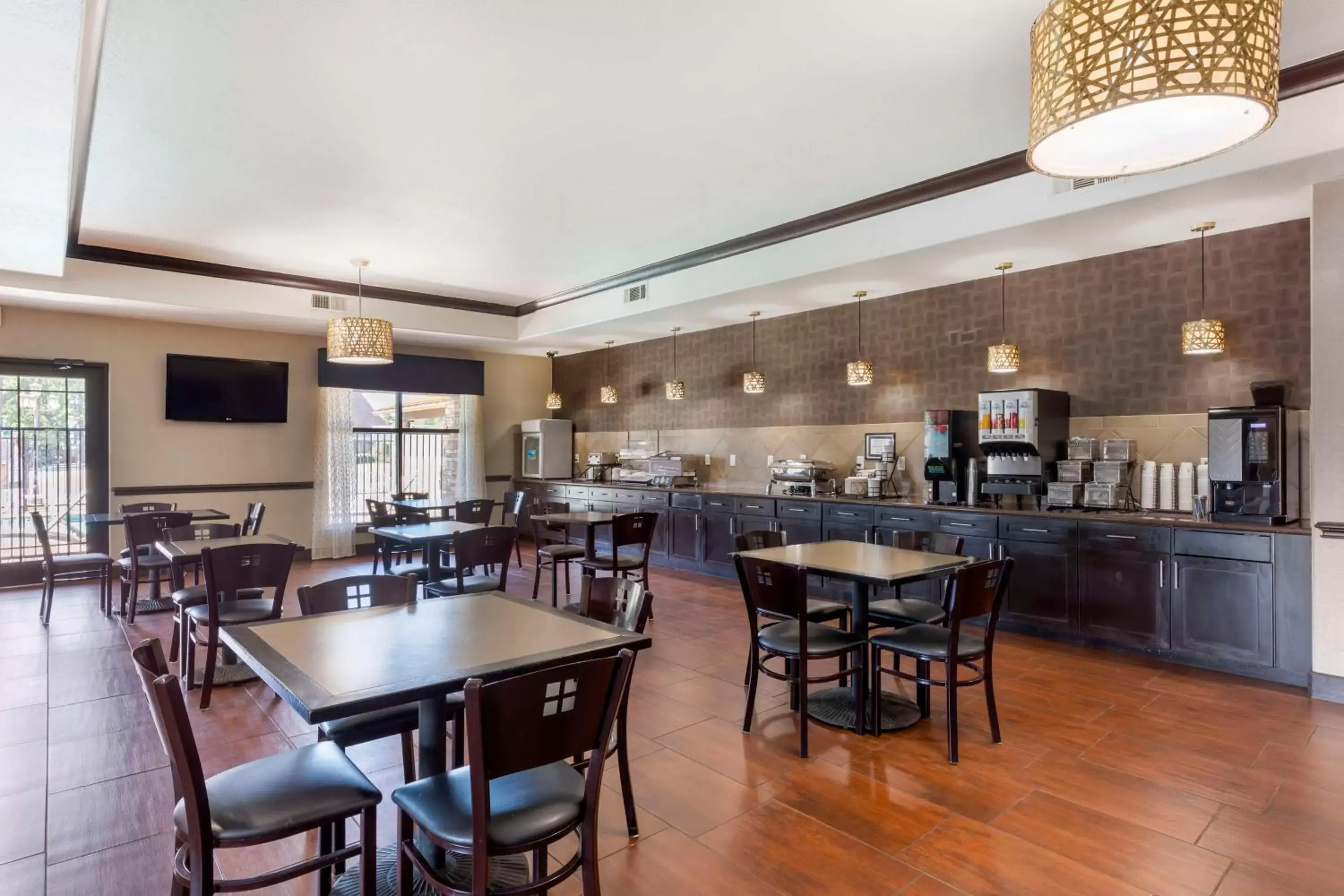 Breakfast, Restaurant/Places to Eat in Best Western Plus Classic Inn and Suites