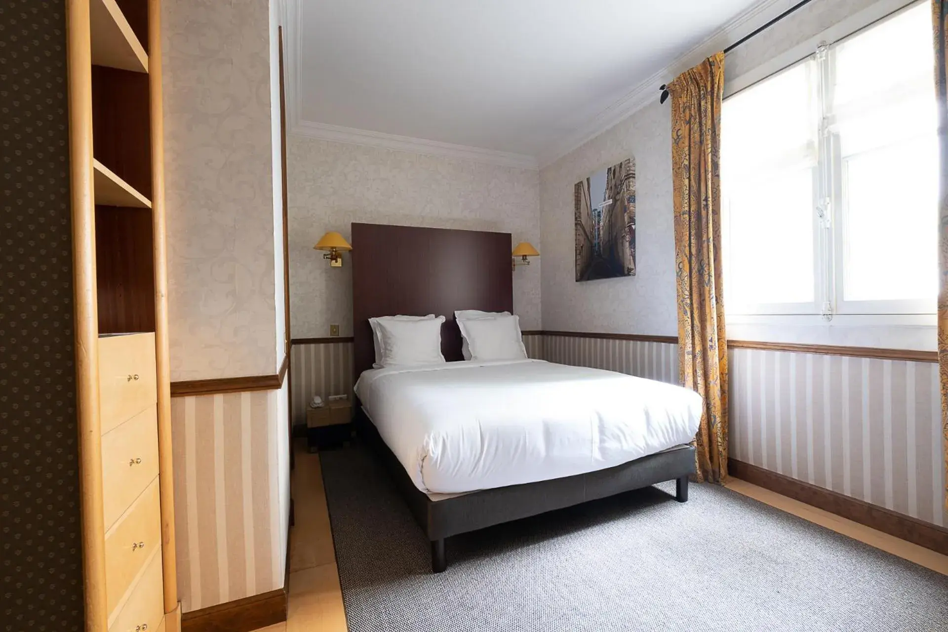 Bedroom, Bed in Le Relais Monceau