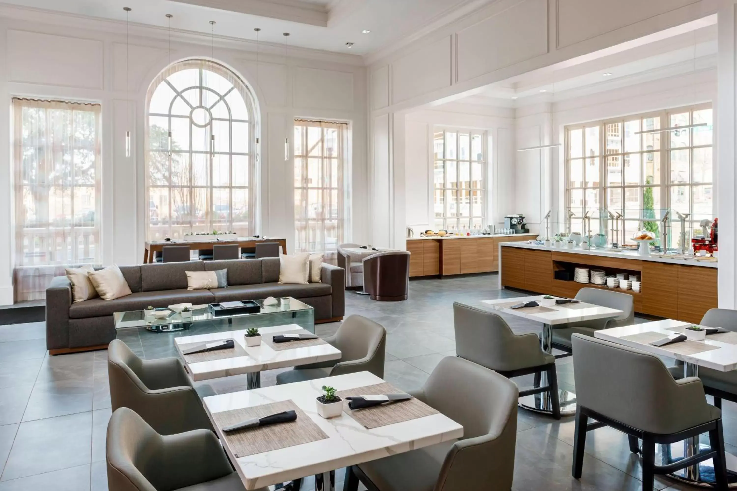 Kitchen or kitchenette, Restaurant/Places to Eat in AC Hotel by Marriott Spartanburg