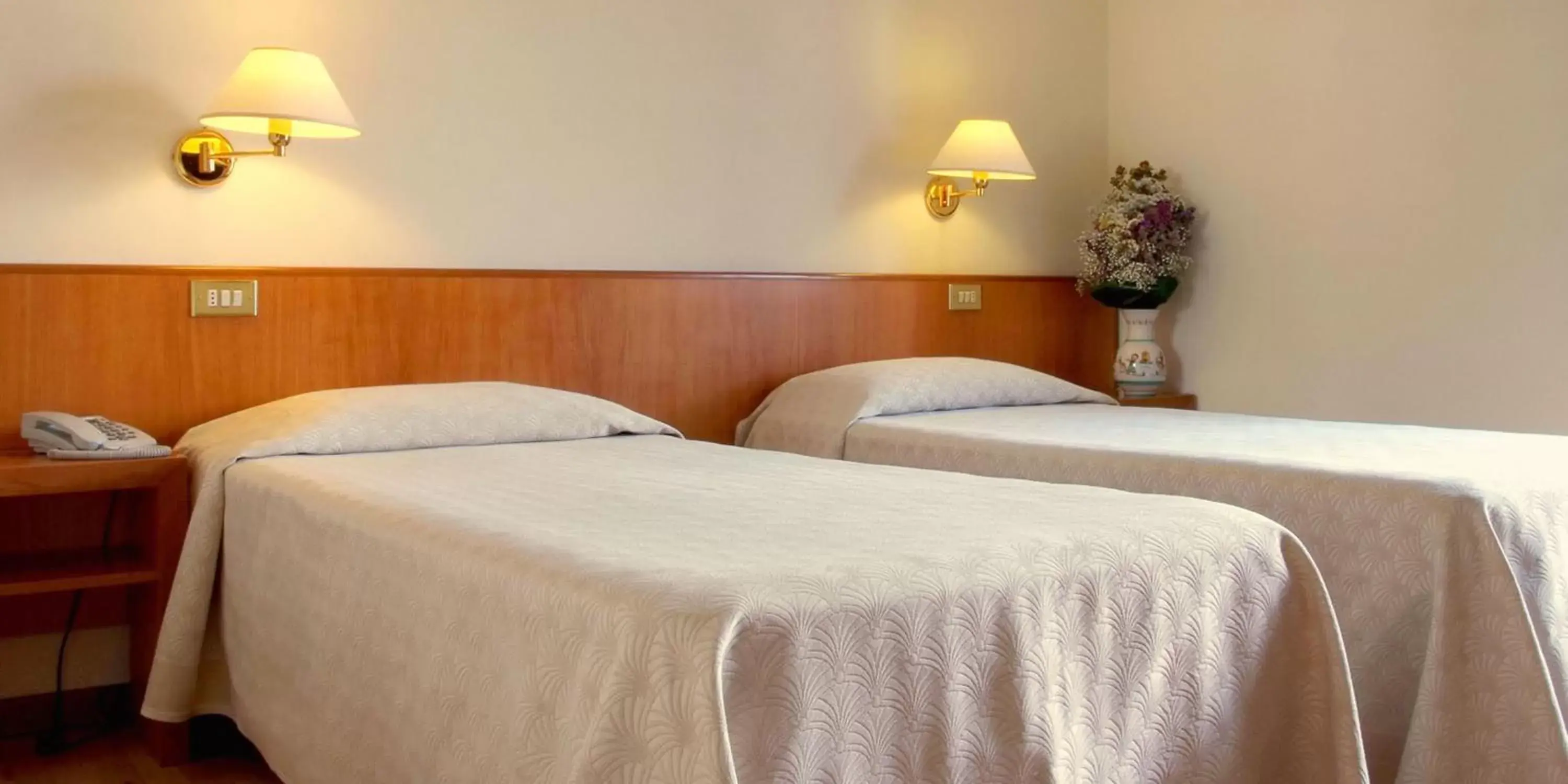 Bedroom, Bed in Hotel Plaza Bedroom, Bed in Hotel Plaza